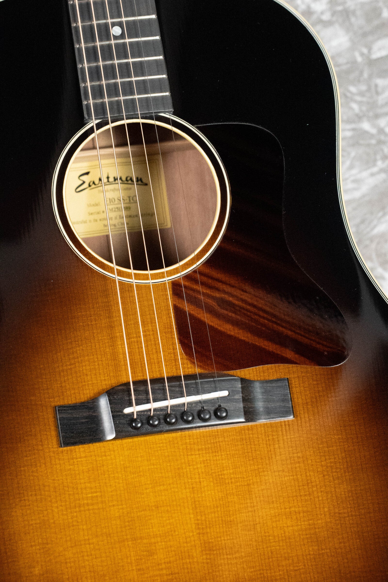 Eastman E10SS-TC Thermo-Cured Adirondack/Mahogany Sunburst Slope Shoulder Dreadnought Acoustic Guitar #3689