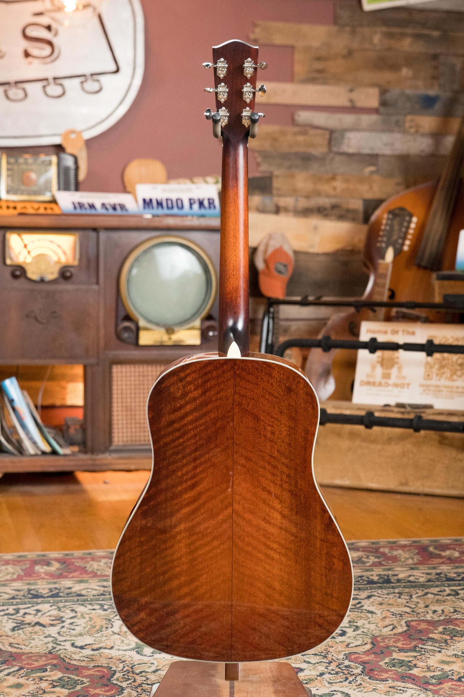 Eastman E10SS-TC Thermo-Cured Adirondack/Mahogany Sunburst Slope Shoulder Dreadnought Acoustic Guitar #5729