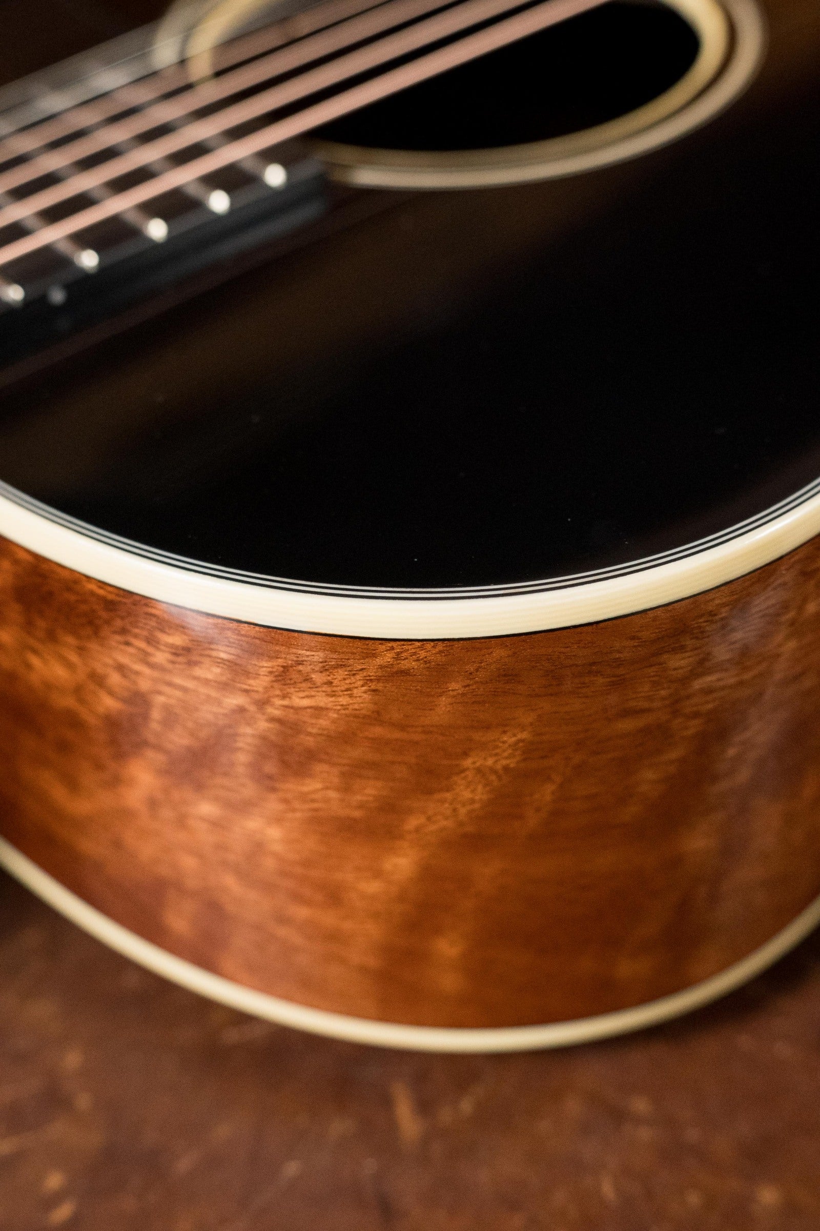 Eastman E10SS-TC Thermo-Cured Adirondack/Mahogany Sunburst Slope Shoulder Dreadnought Acoustic Guitar #5729