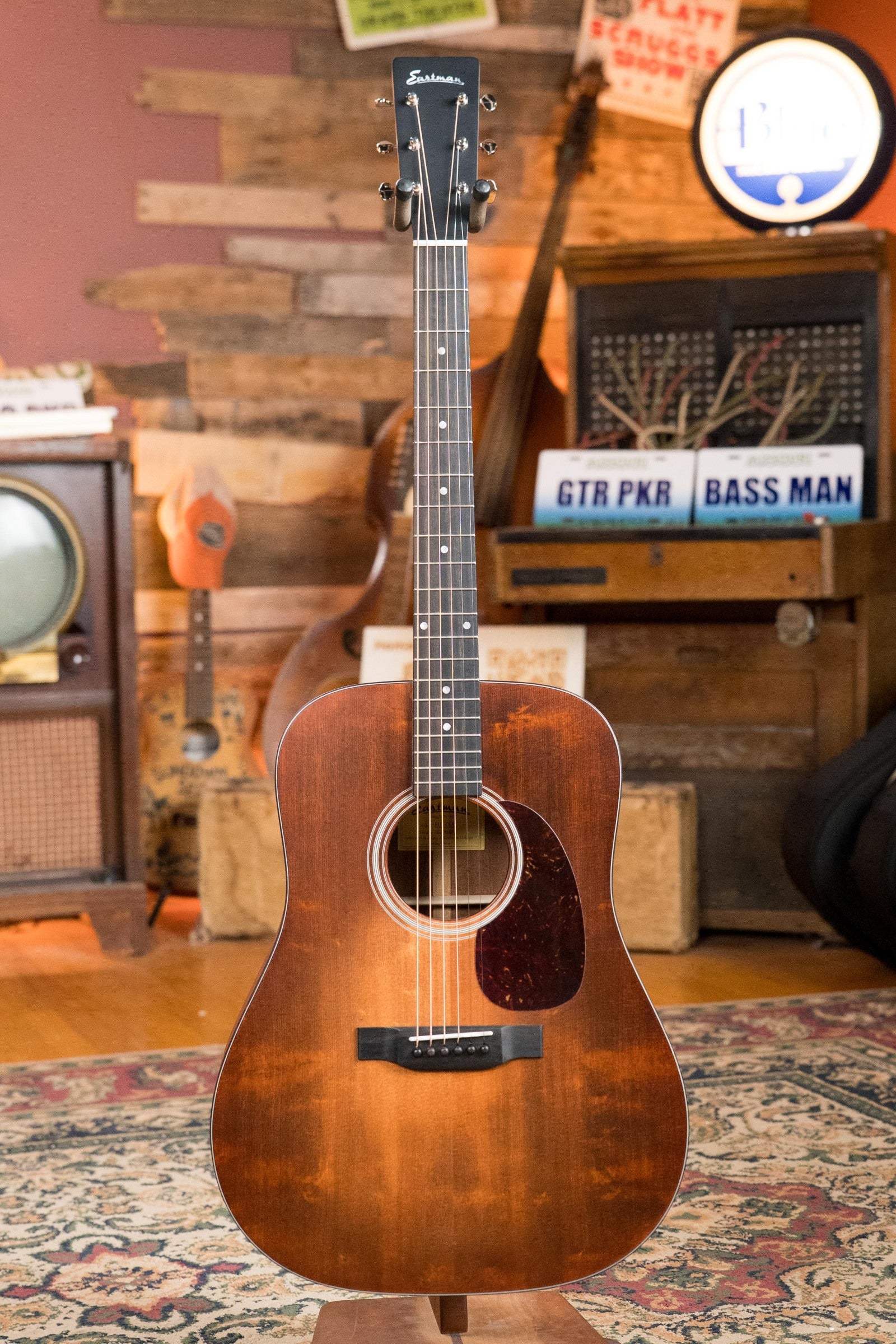 Eastman E1D-CLA Sitka/Sapele Classic Finish Dreadnought Acoustic Guitar #0926