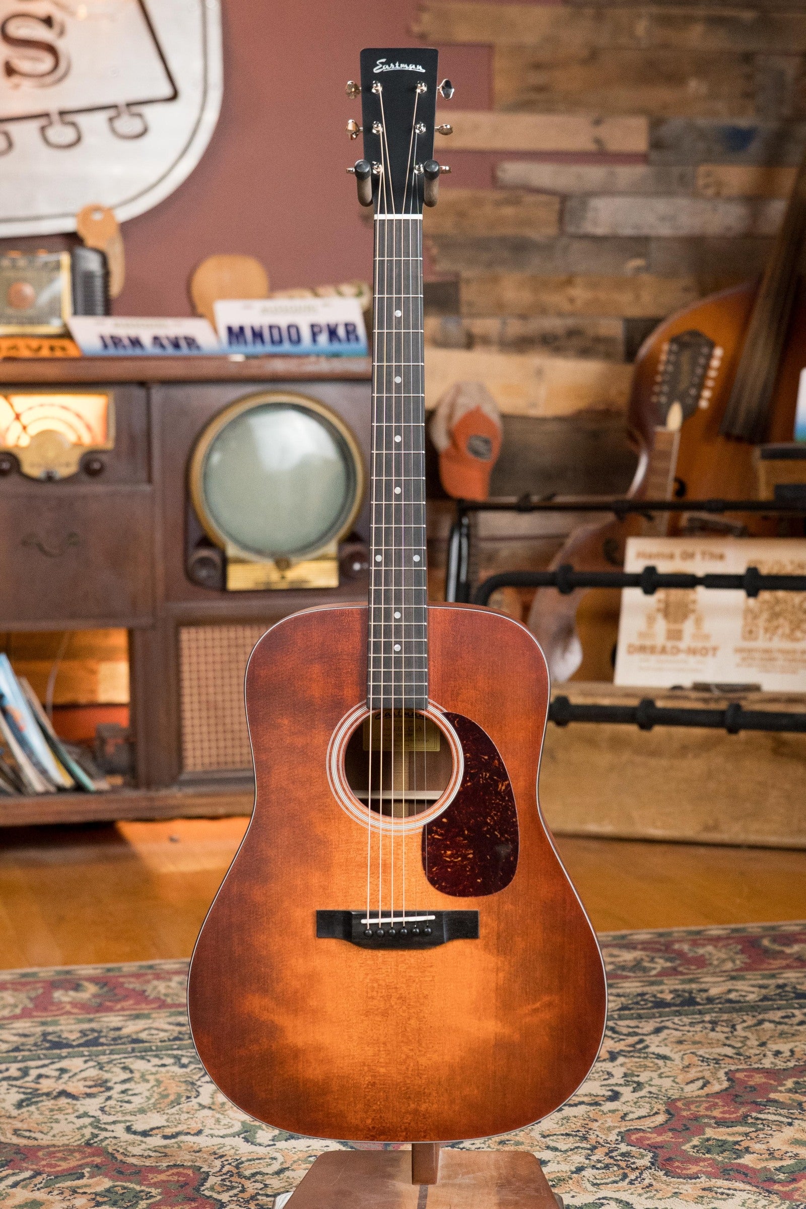 Eastman E1D-CLA Sitka/Sapele Classic Finish Dreadnought Acoustic Guitar #4564