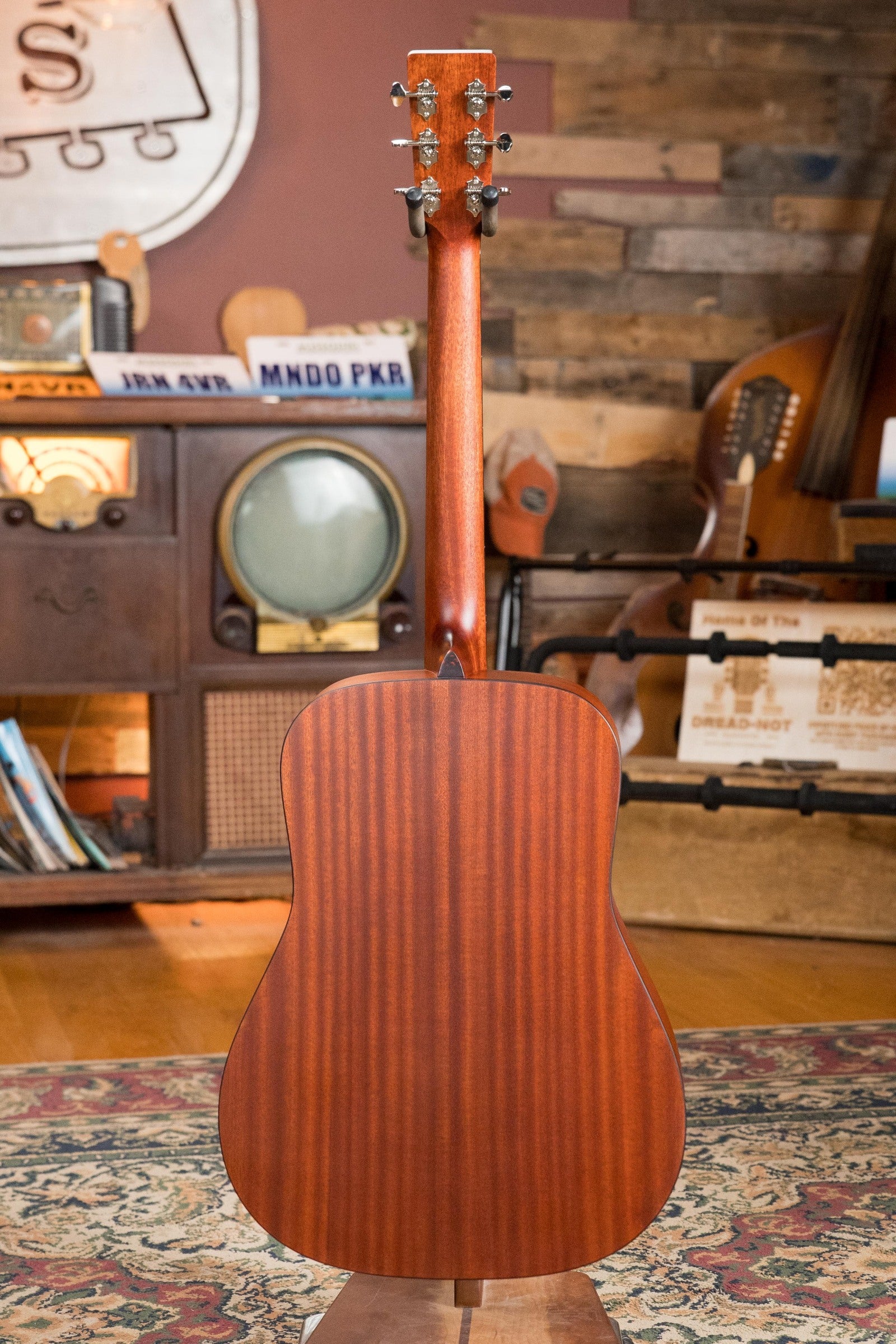Eastman E1D-CLA Sitka/Sapele Classic Finish Dreadnought Acoustic Guitar #4564