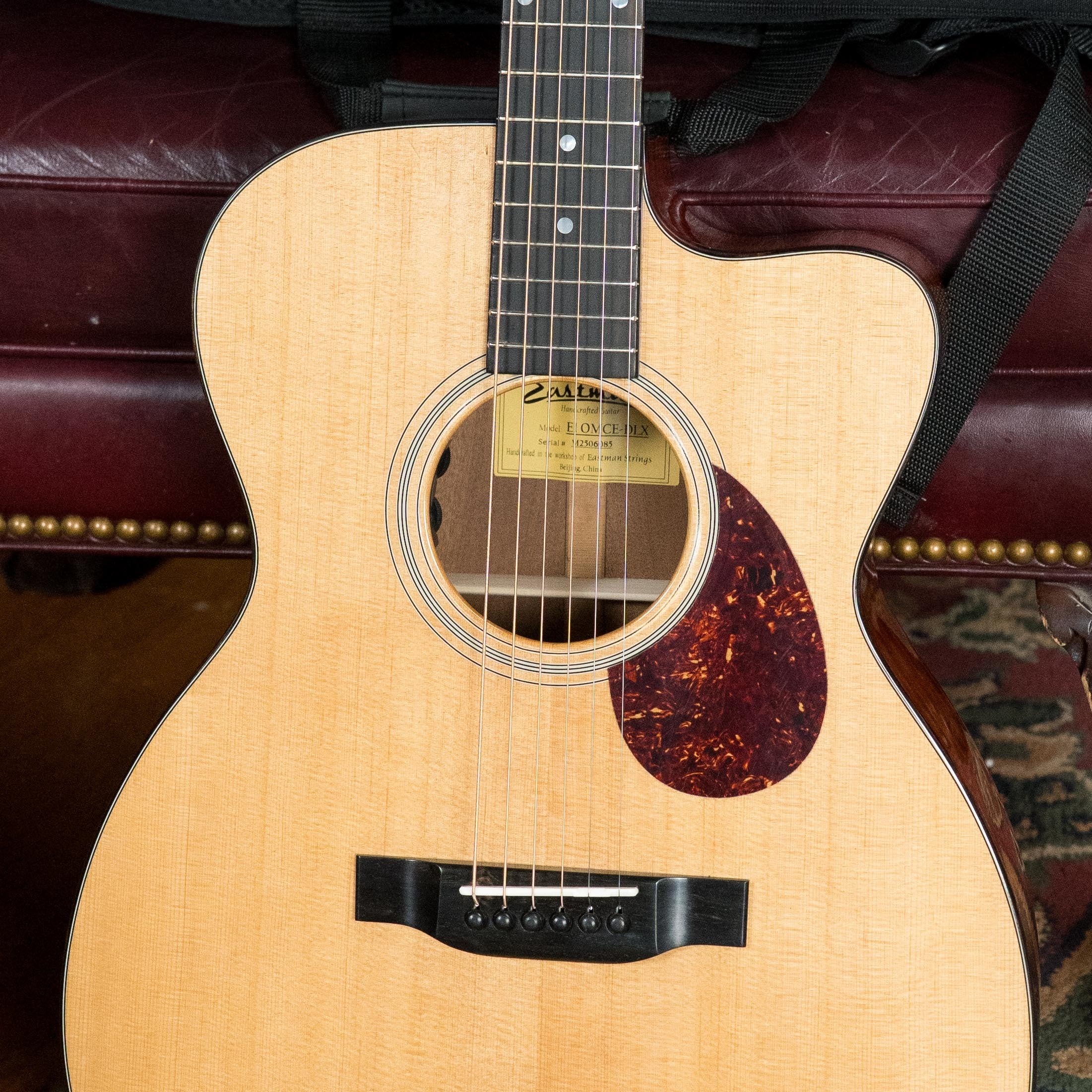 Eastman E1OMCE-DLX Sitka/Sapele Orchestra Model Guitar w/ Fishman Pickup #6085