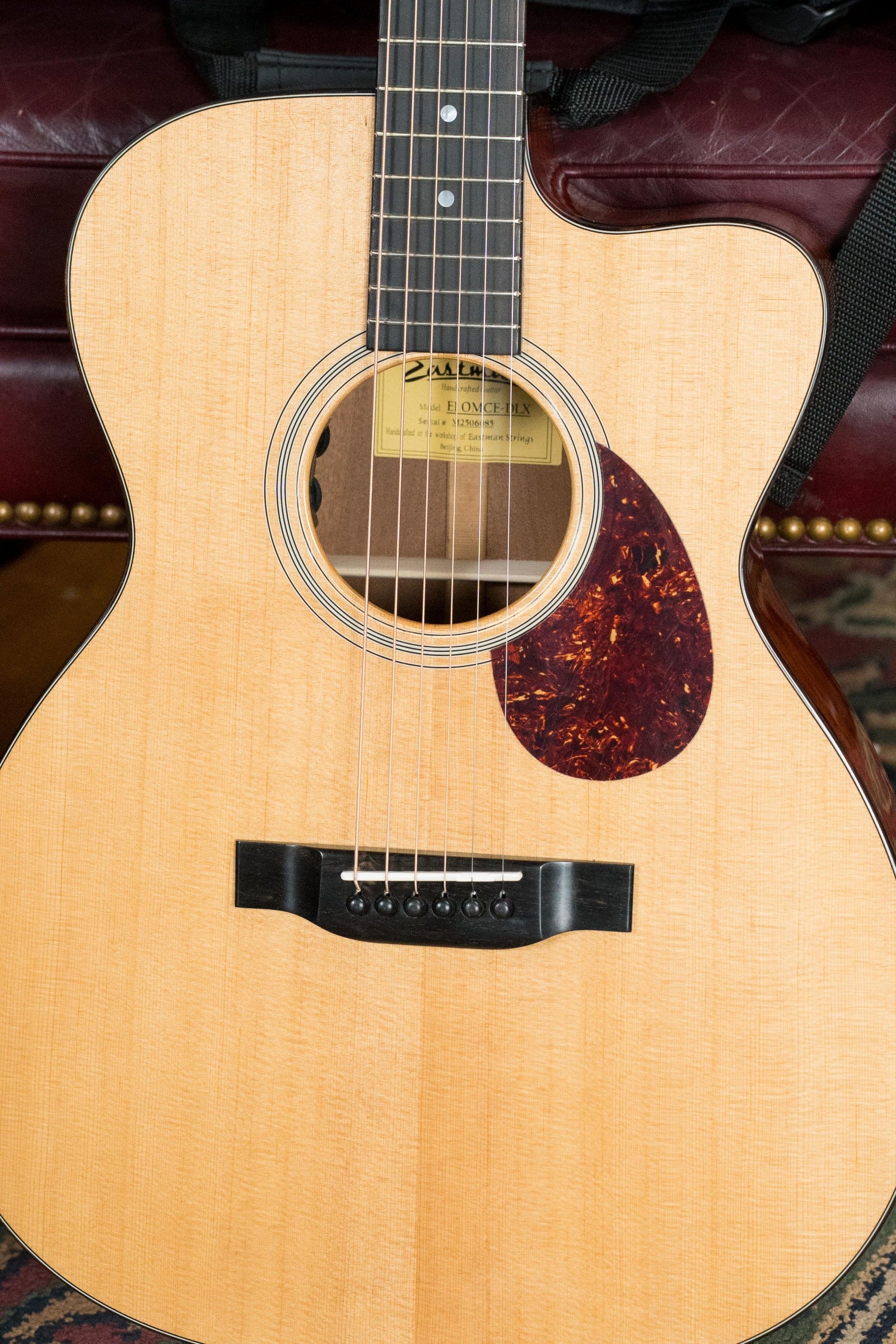 Eastman E1OMCE-DLX Sitka/Sapele Orchestra Model Guitar w/ Fishman Pickup #6085