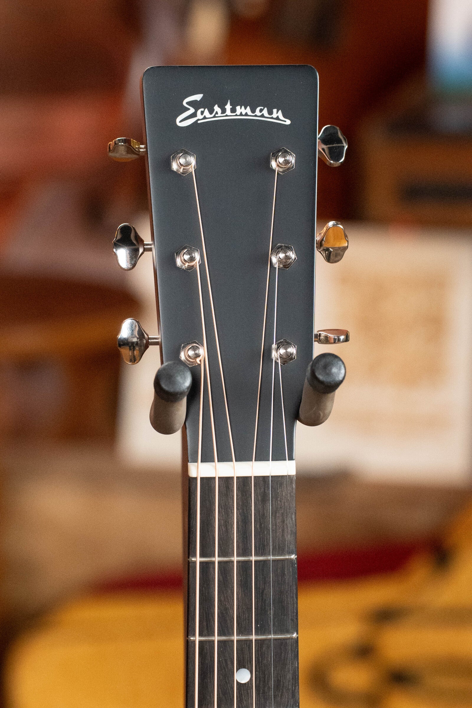 Eastman E1OM-DLX All Solid Sitka/Sapele Guitar w/Fishman Pickup #2901