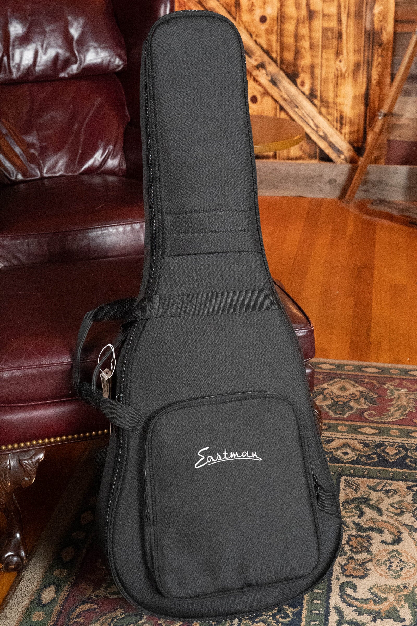 Eastman E1OM-DLX All Solid Sitka/Sapele Guitar w/Fishman Pickup #2901
