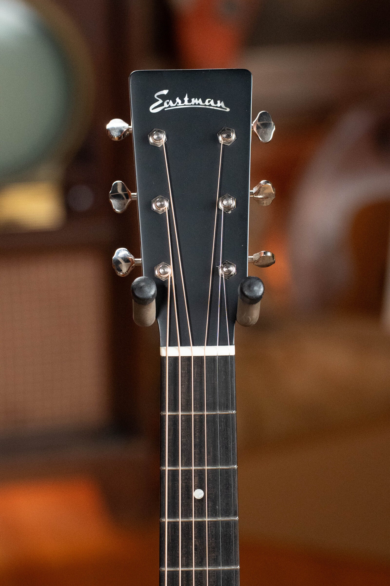 Eastman E1OM-DLX All Solid Sitka/Sapele Guitar w/Fishman Pickup #2909