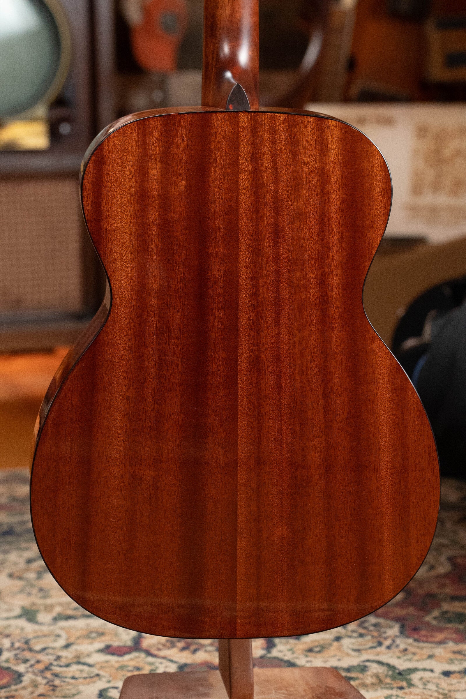 Eastman E1OM-DLX All Solid Sitka/Sapele Guitar w/Fishman Pickup #2909