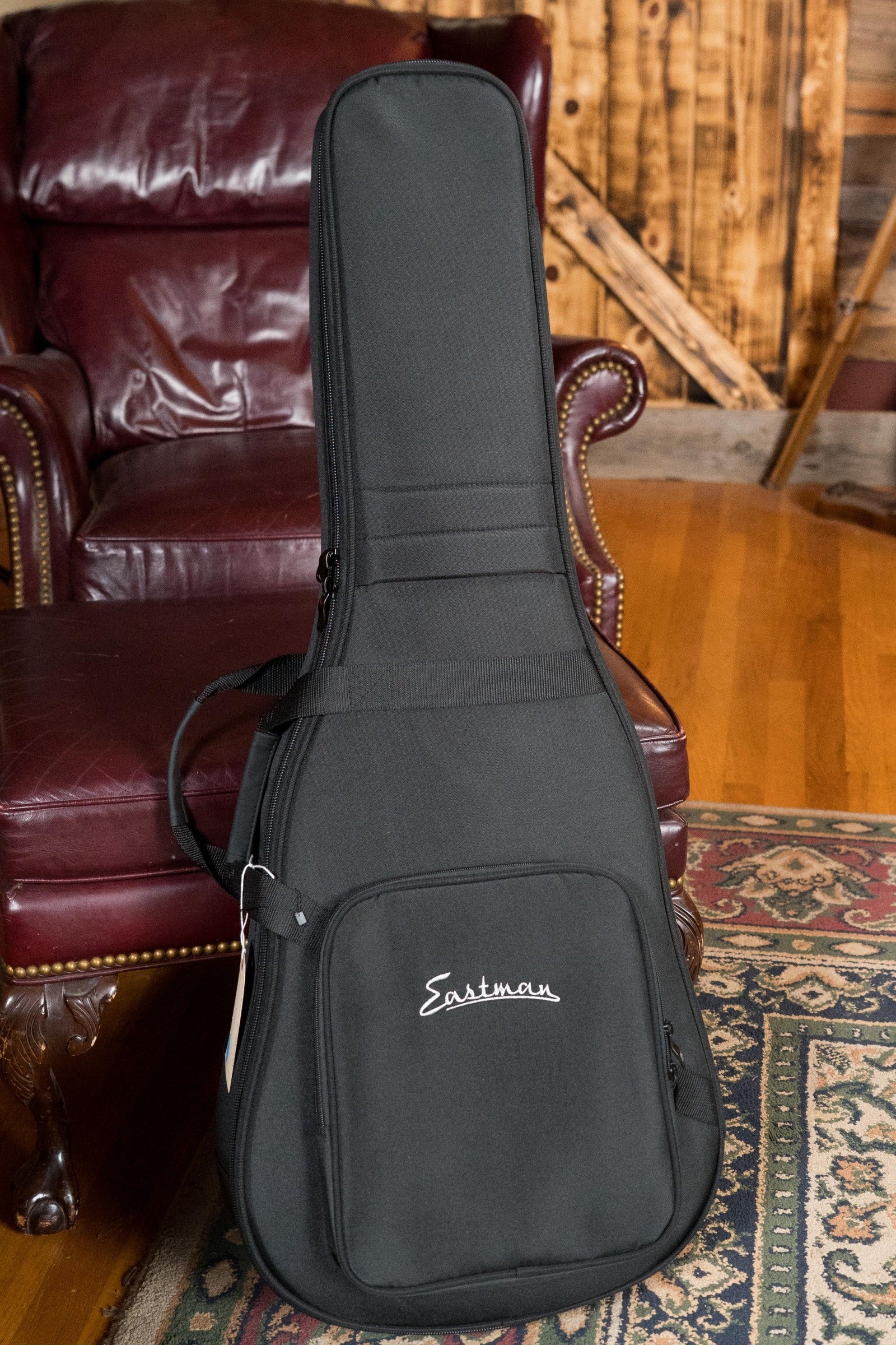 Eastman E1OM-DLX All Solid Sitka/Sapele Guitar w/Fishman Pickup #4853