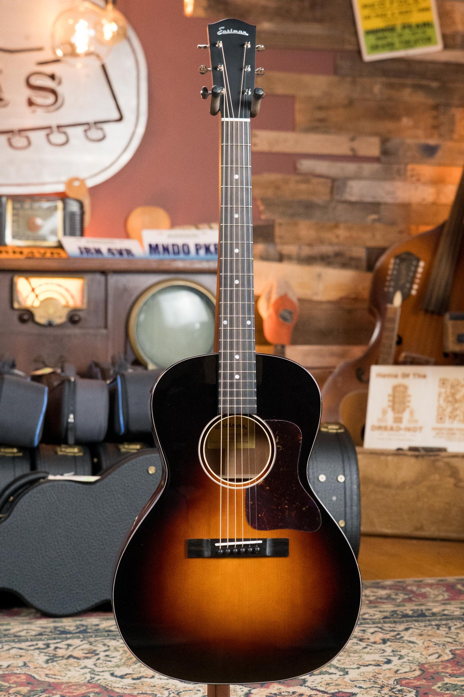 Eastman E1OOSS-DLX-SB Sitka/Sapele Sunburst Slope Shoulder Guitar w/Fishman Pickup #3212