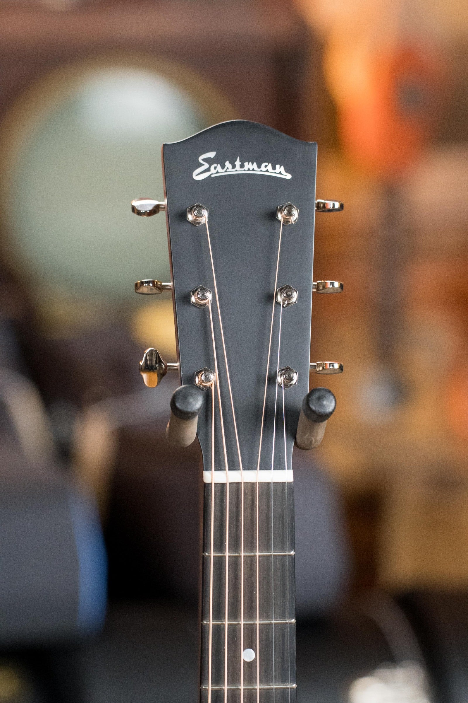 Eastman E1OOSS-DLX-SB Sitka/Sapele Sunburst Slope Shoulder Guitar w/Fishman Pickup #3212