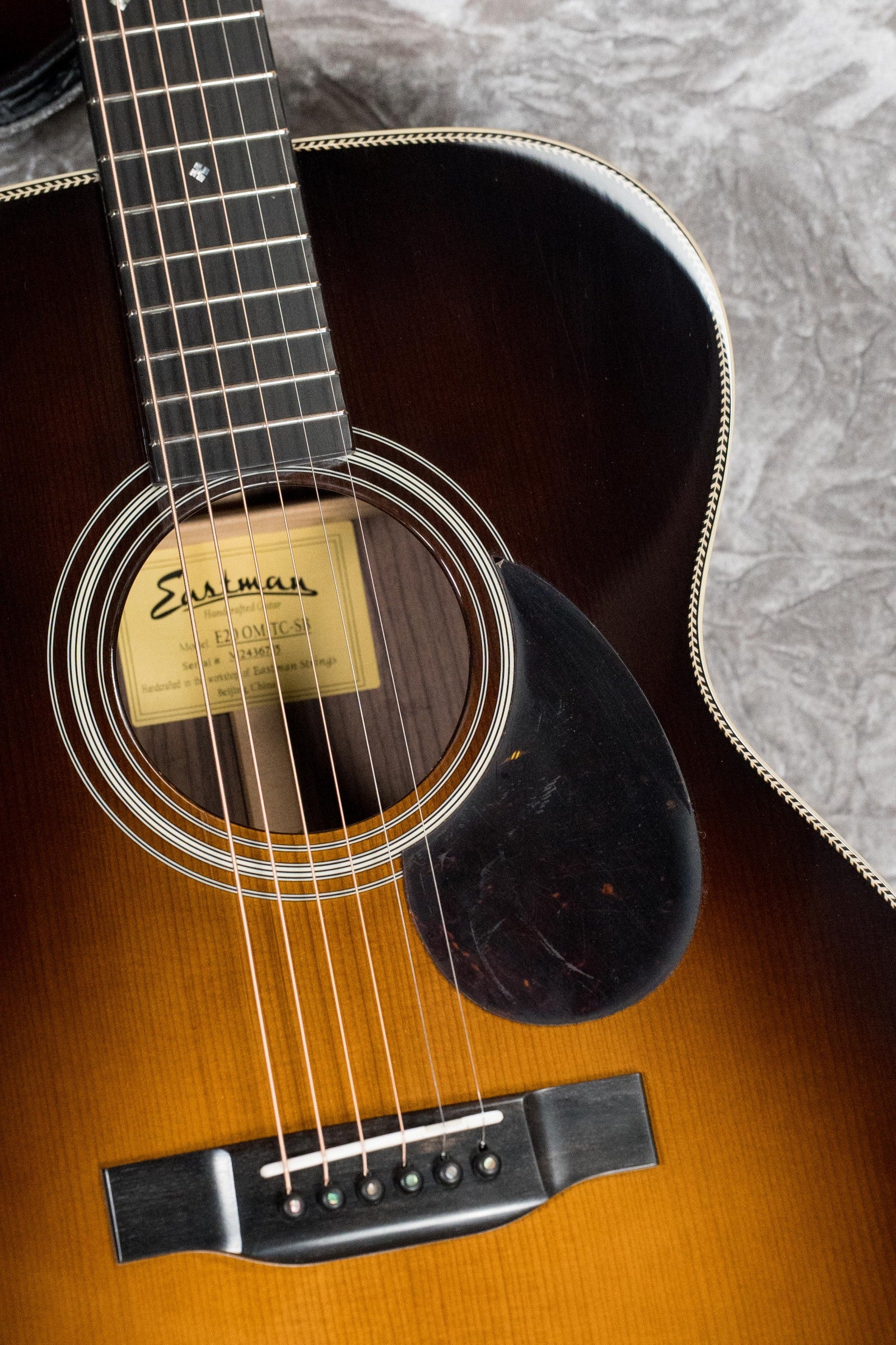 Eastman E20OM-TC-SB Thermo-Cured Adirondack/Rosewood Orchestra Model Acoustic Guitar #6755