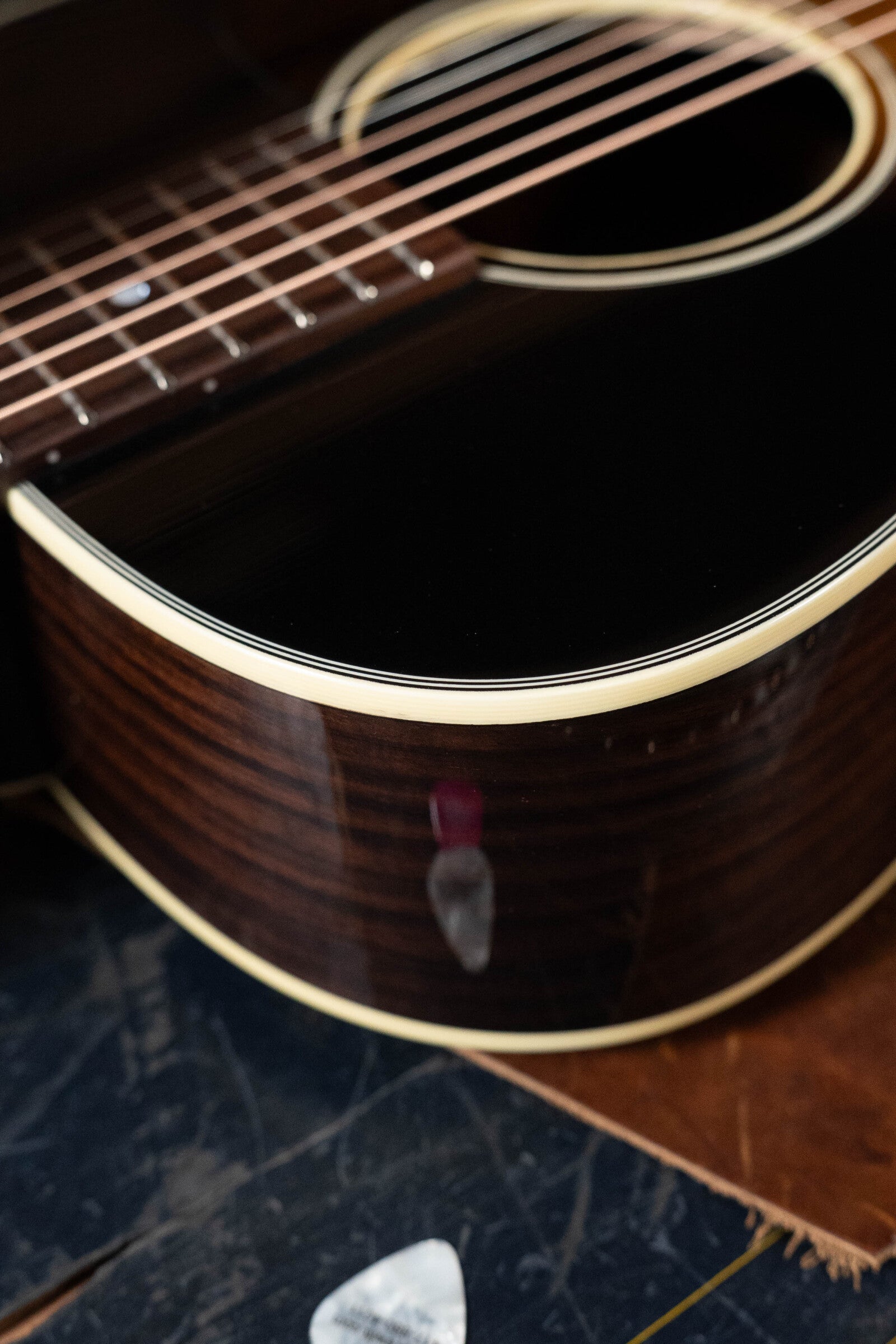 Eastman E20OOSS-TC Thermo-Cured Adirondack/Rosewood Natural Finish Slope Shoulder Acoustic Guitar #1634