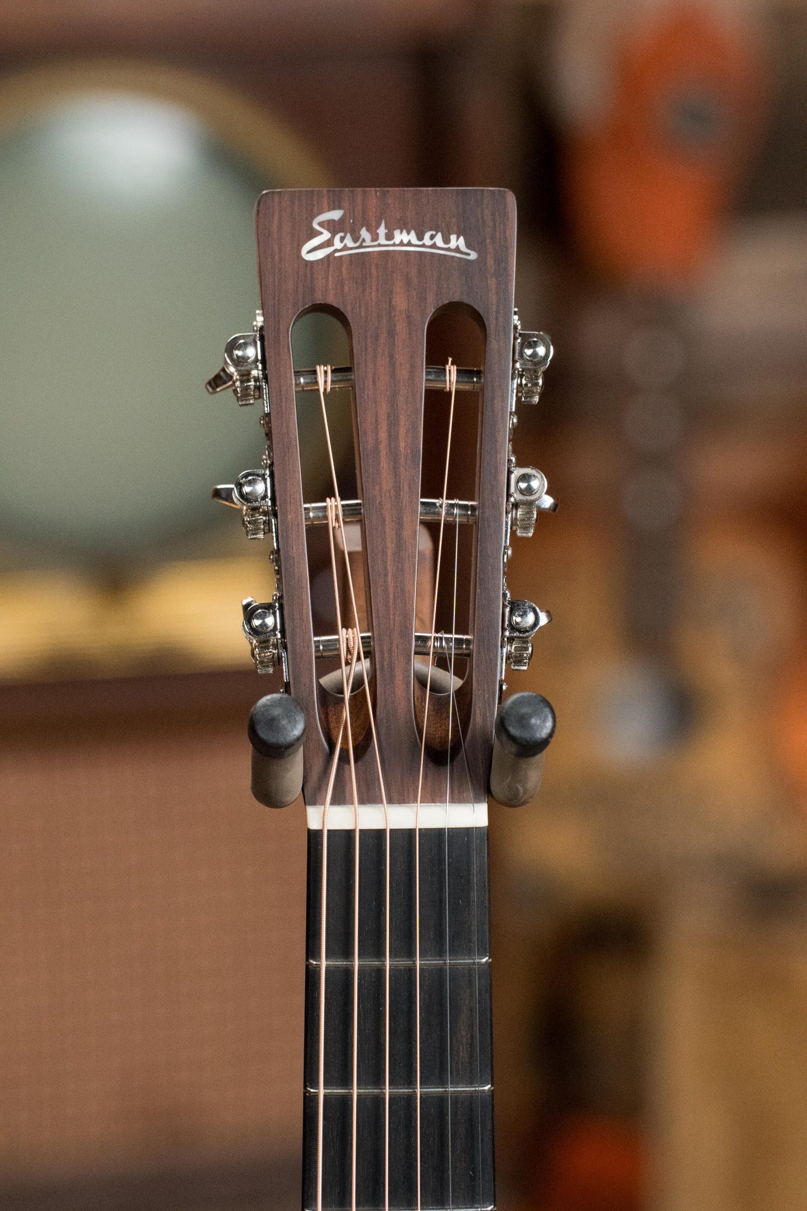 Eastman E20OO-TC Thermo-Cured Adirondack/Rosewood Acoustic Guitar #2833