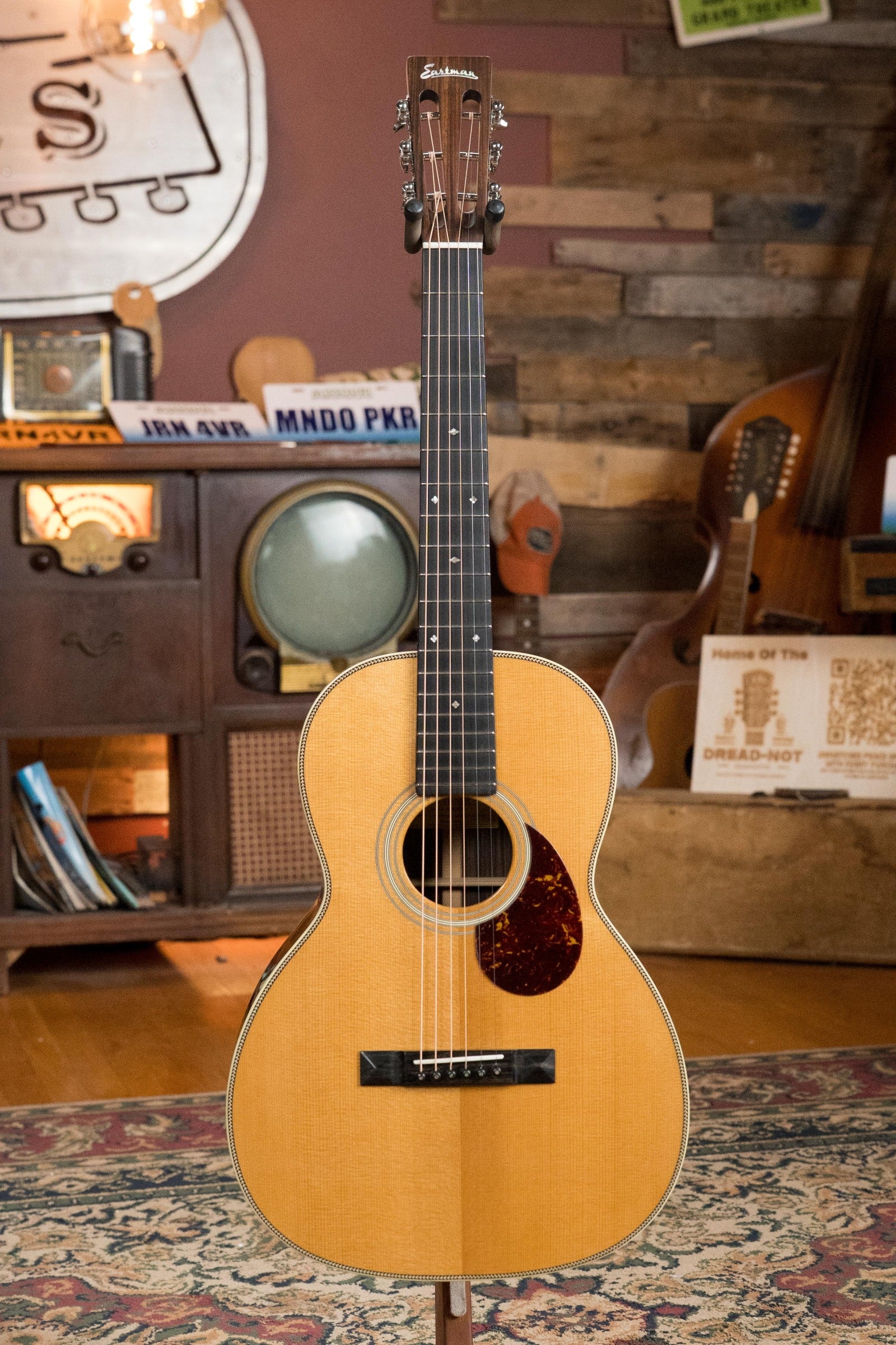 Eastman E20OO-TC Thermo-Cured Adirondack/Rosewood Acoustic Guitar #8922