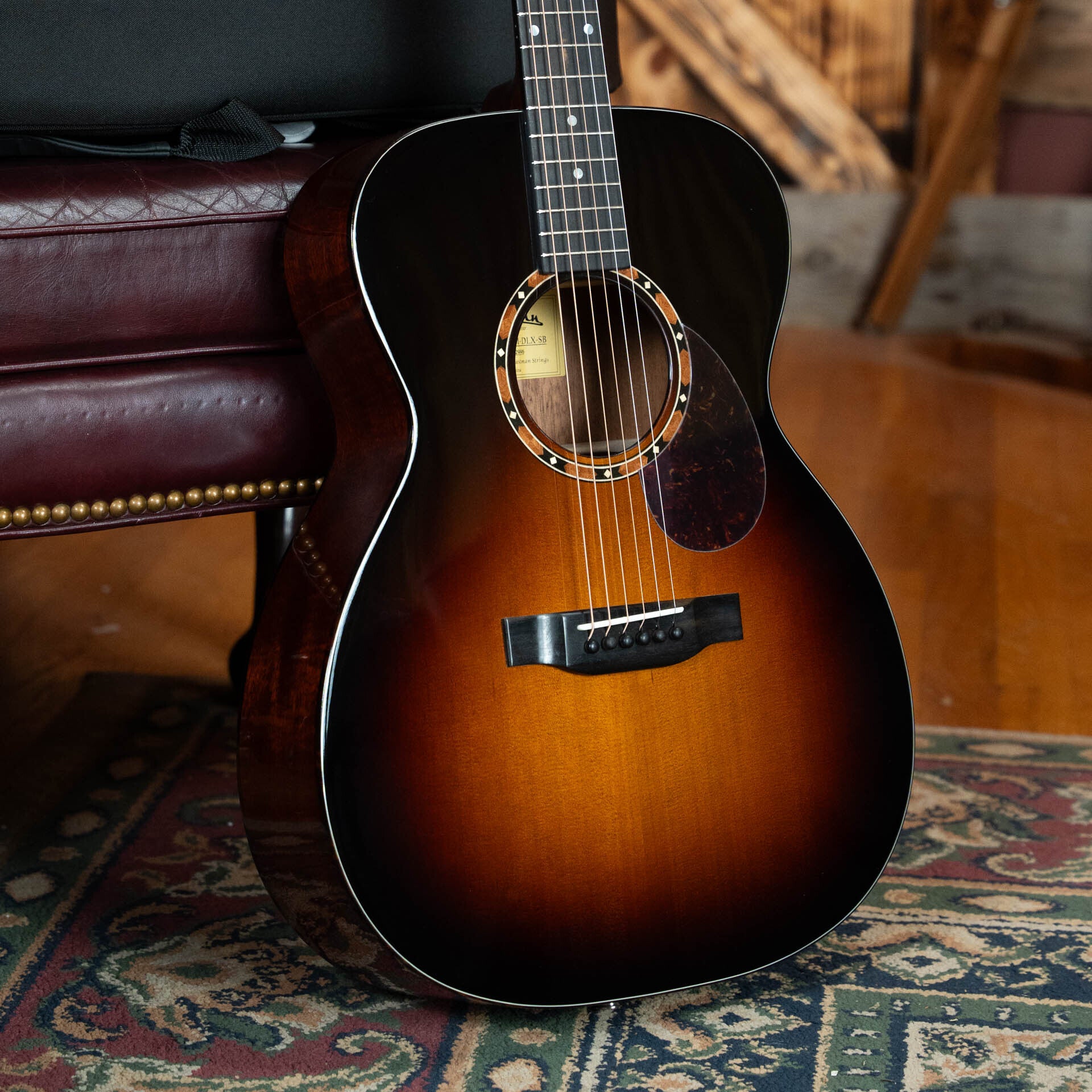 Eastman E2OM-DLX-SB Cedar/Sapele Sunburst Guitar w/Fishman Pickup #2996