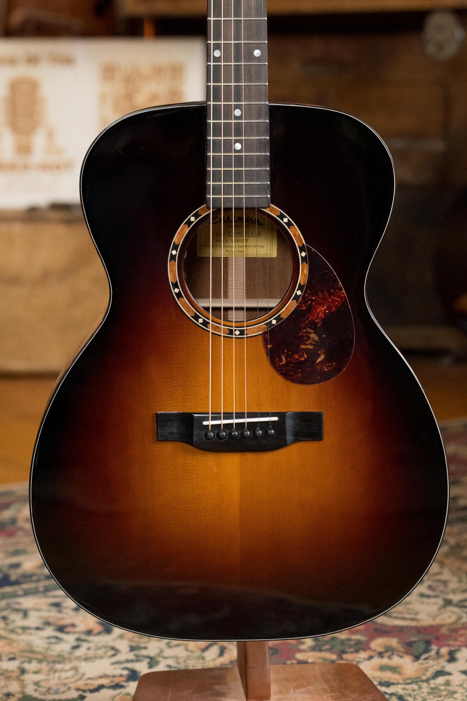 Eastman E2OM-DLX-SB Cedar/Sapele Sunburst Guitar w/Fishman Pickup #3203
