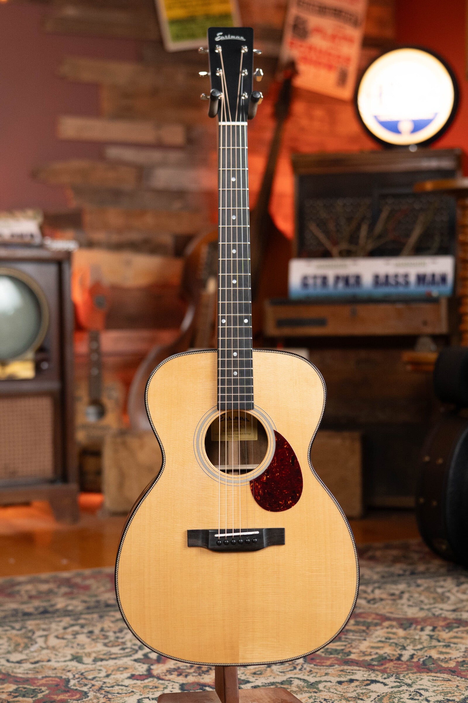 Eastman E3OM-DLX Sitka/Ovangkol Acoustic Guitar w/ Fishman Pickup #4492