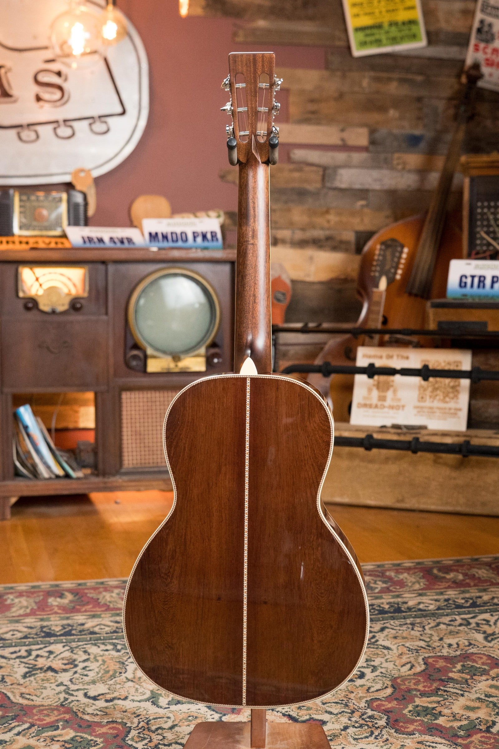 Eastman E40OO-MR-TC-SB AAA Grade Adirondack/Madagascar Rosewood Sunburst OO Acoustic Guitar #4909