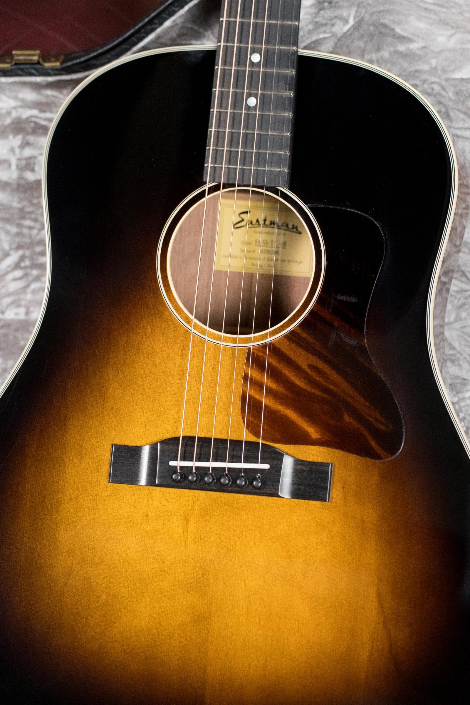 Eastman E6SS-TC-SB Thermo-Cured Sitka/Mahogany Sunburst Slope Shoulder Dreadnought Acoustic Guitar #2865
