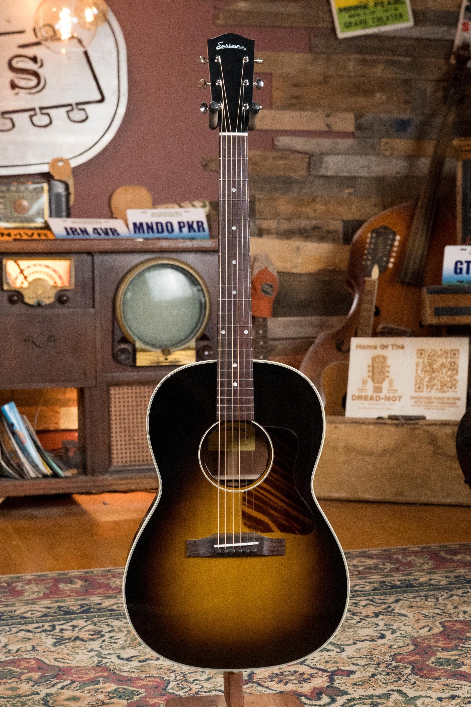 Eastman E6-LGSS-TC-SB Thermo-Cured Sitka/Mahogany LG-Style Slope Shoulder Sunburst Acoustic Guitar #9350