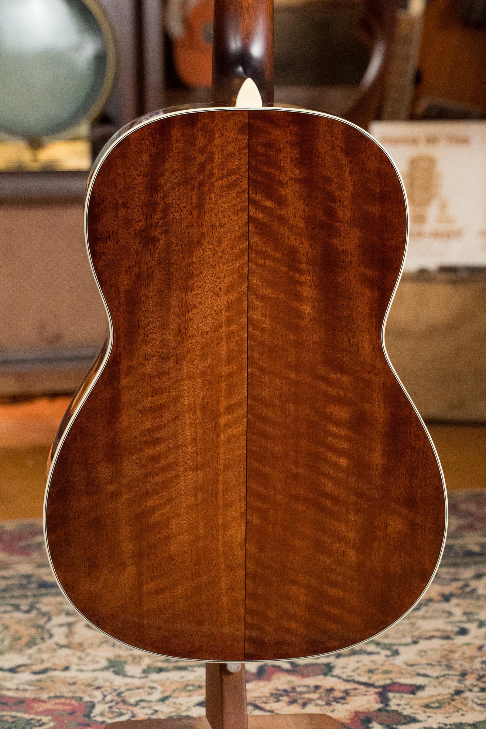 Eastman E6-LGSS-TC-SB Thermo-Cured Sitka/Mahogany LG-Style Slope Shoulder Sunburst Acoustic Guitar #9350