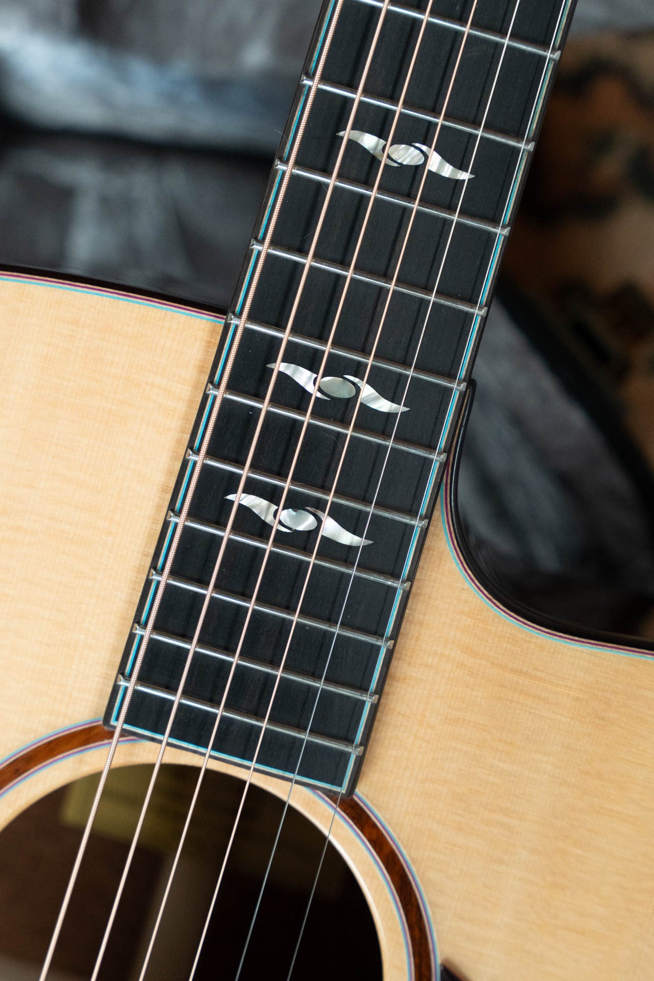 Eastman L-OMCE-QS Luthier Series Cutaway European Spruce/Quilted Sapele Orchestra Model Guitar w/LR Baggs Pickup #2808