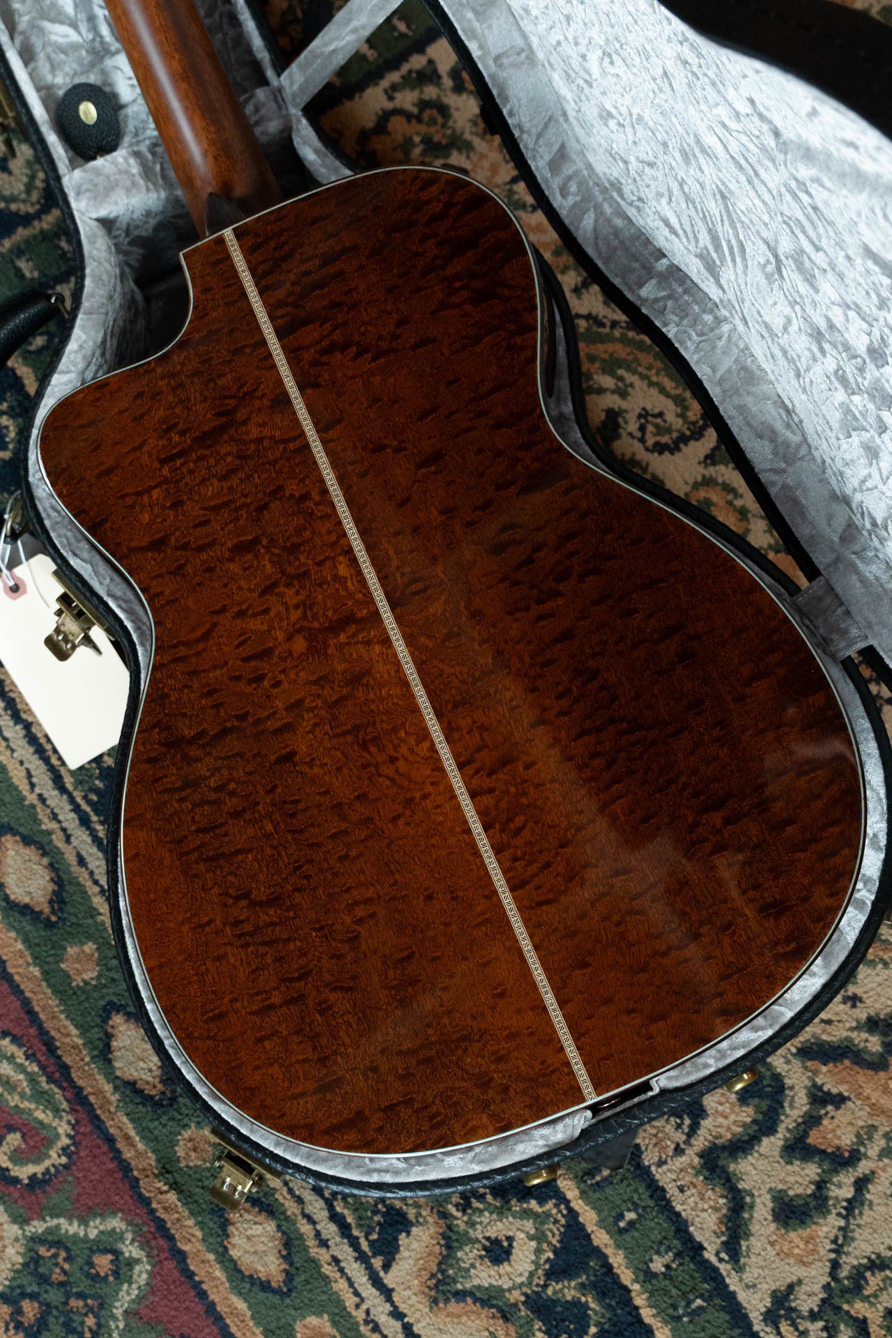 Eastman L-OMCE-QS Luthier Series Cutaway European Spruce/Quilted Sapele Orchestra Model Guitar w/LR Baggs Pickup #2808