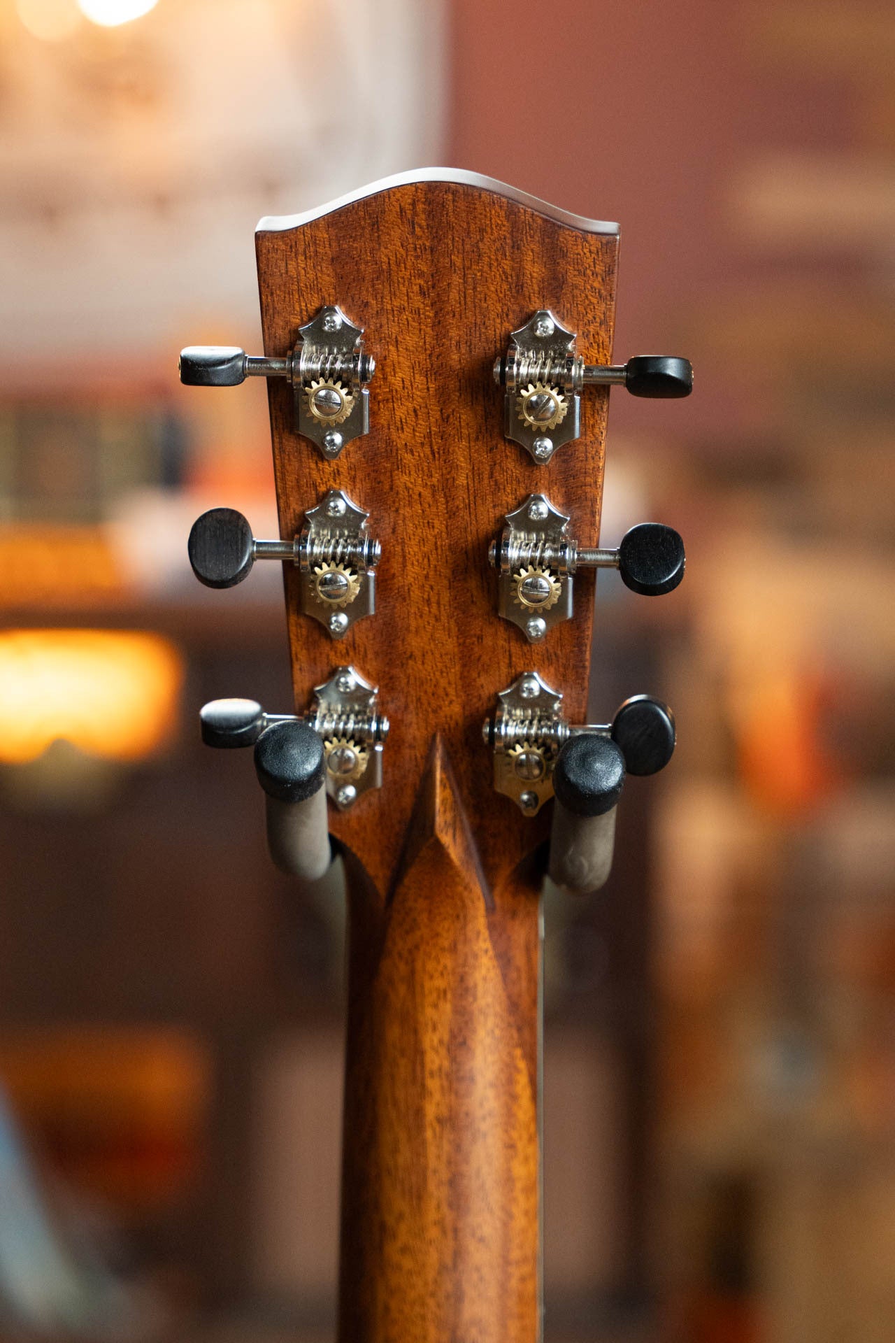 Eastman L-OMCE-QS Luthier Series Cutaway European Spruce/Quilted Sapele Orchestra Model Guitar w/LR Baggs Pickup #2808