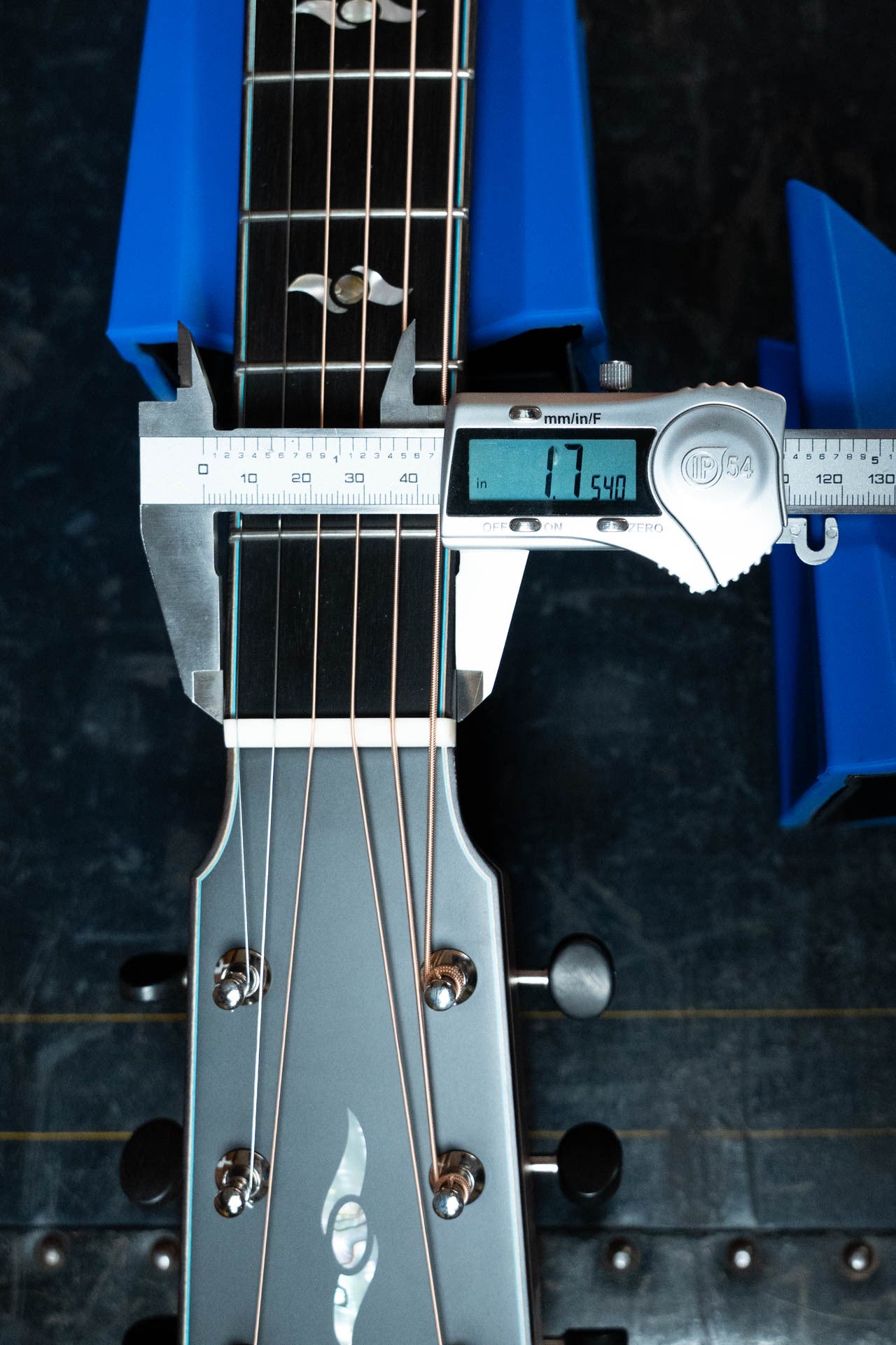 Eastman L-OMCE-QS Luthier Series Cutaway European Spruce/Quilted Sapele Orchestra Model Guitar w/LR Baggs Pickup #2808