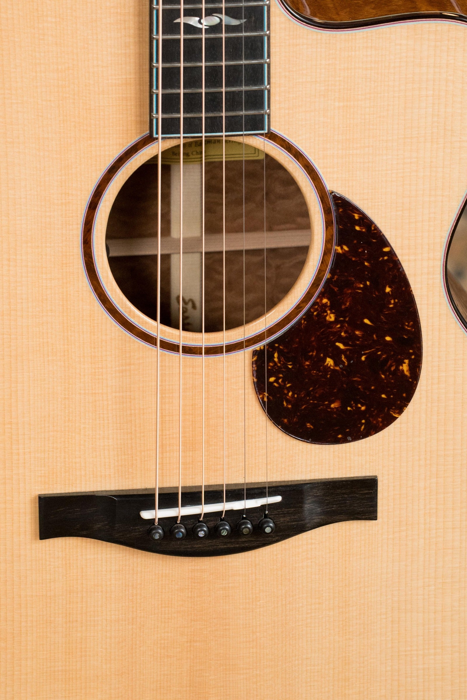 Eastman L-OMCE-QS Luthier Series Cutaway European Spruce/Quilted Sapele Orchestra Model Guitar w/LR Baggs Pickup #2812
