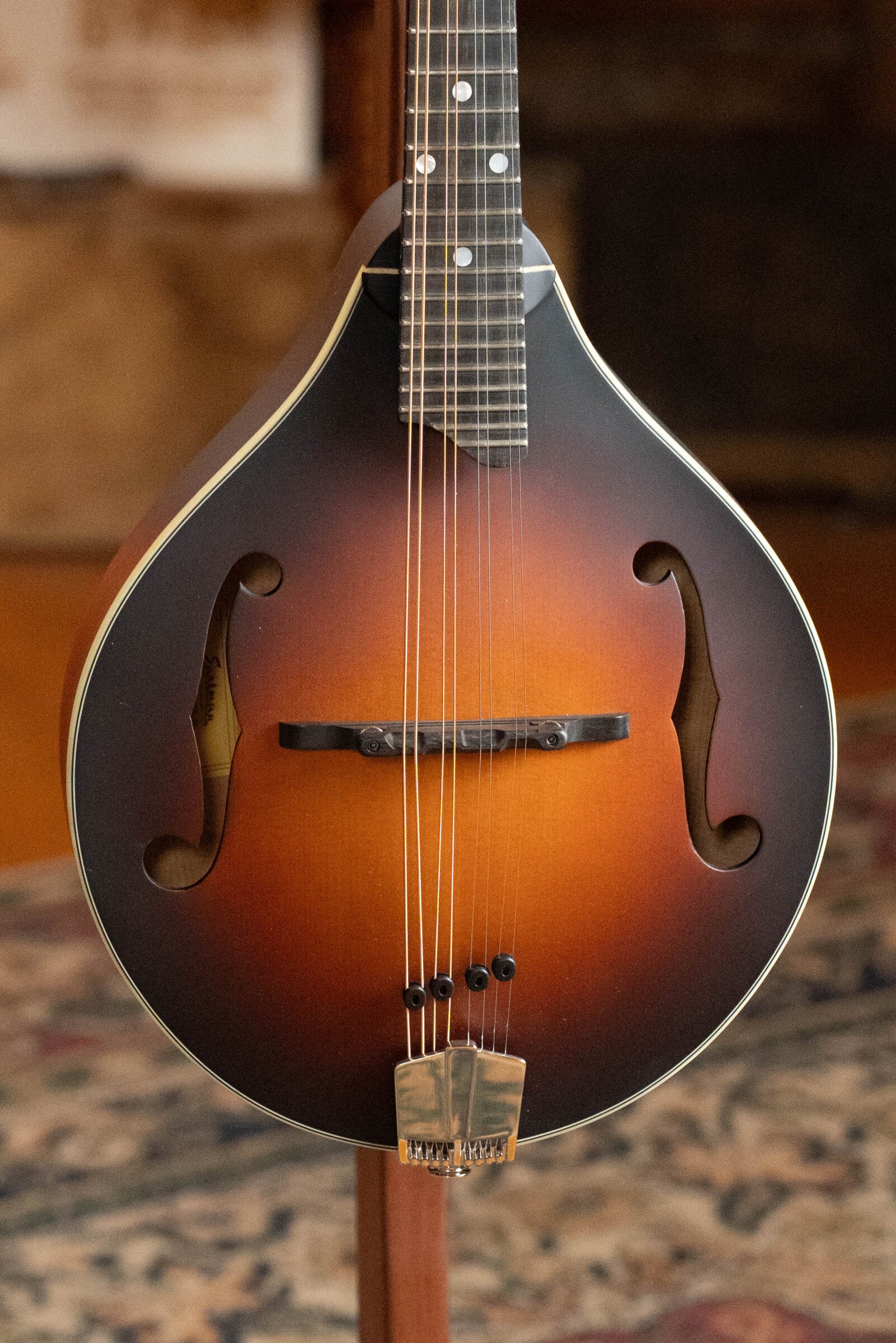 Eastman MD305E-SB A-Style Hand-Carved Sunburst Mandolin w/ K&K Pickup #2873