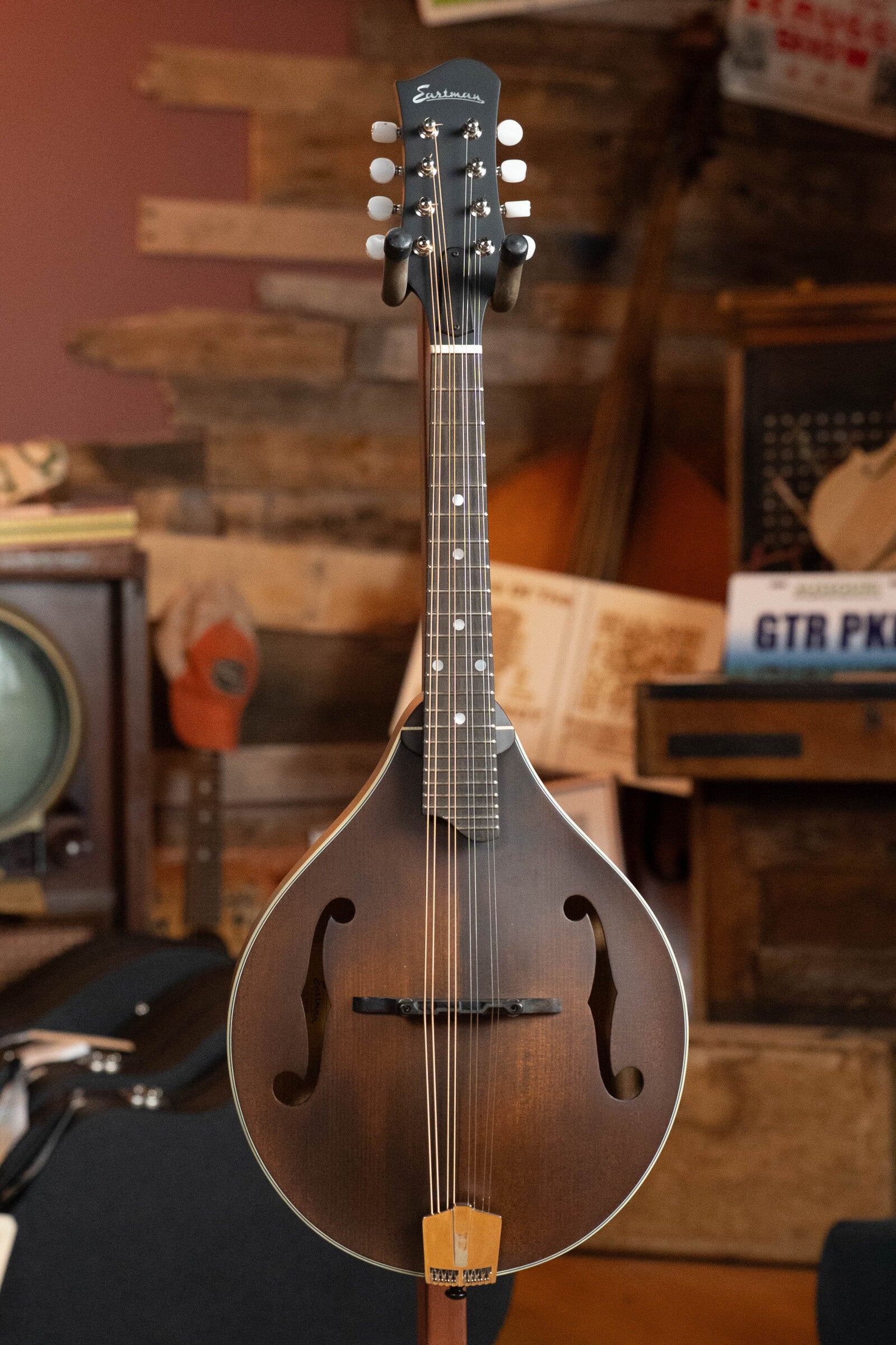 Eastman MD305 Spruce/Maple A-Style Hand-Carved Mandolin #3606