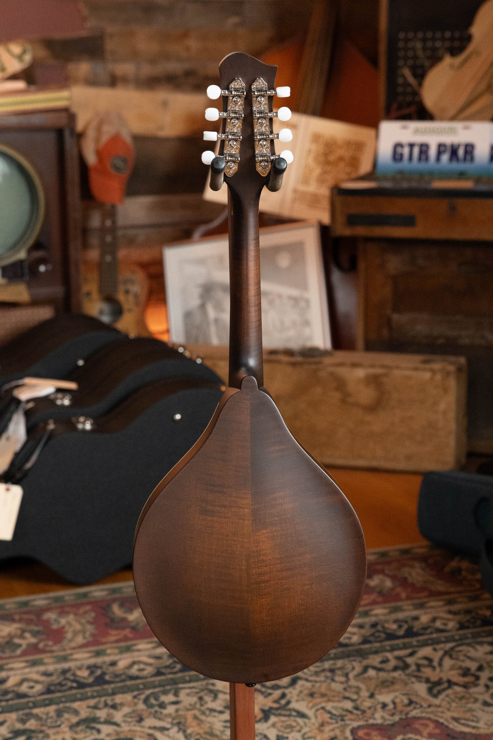Eastman MD305 Spruce/Maple A-Style Hand-Carved Mandolin #3606