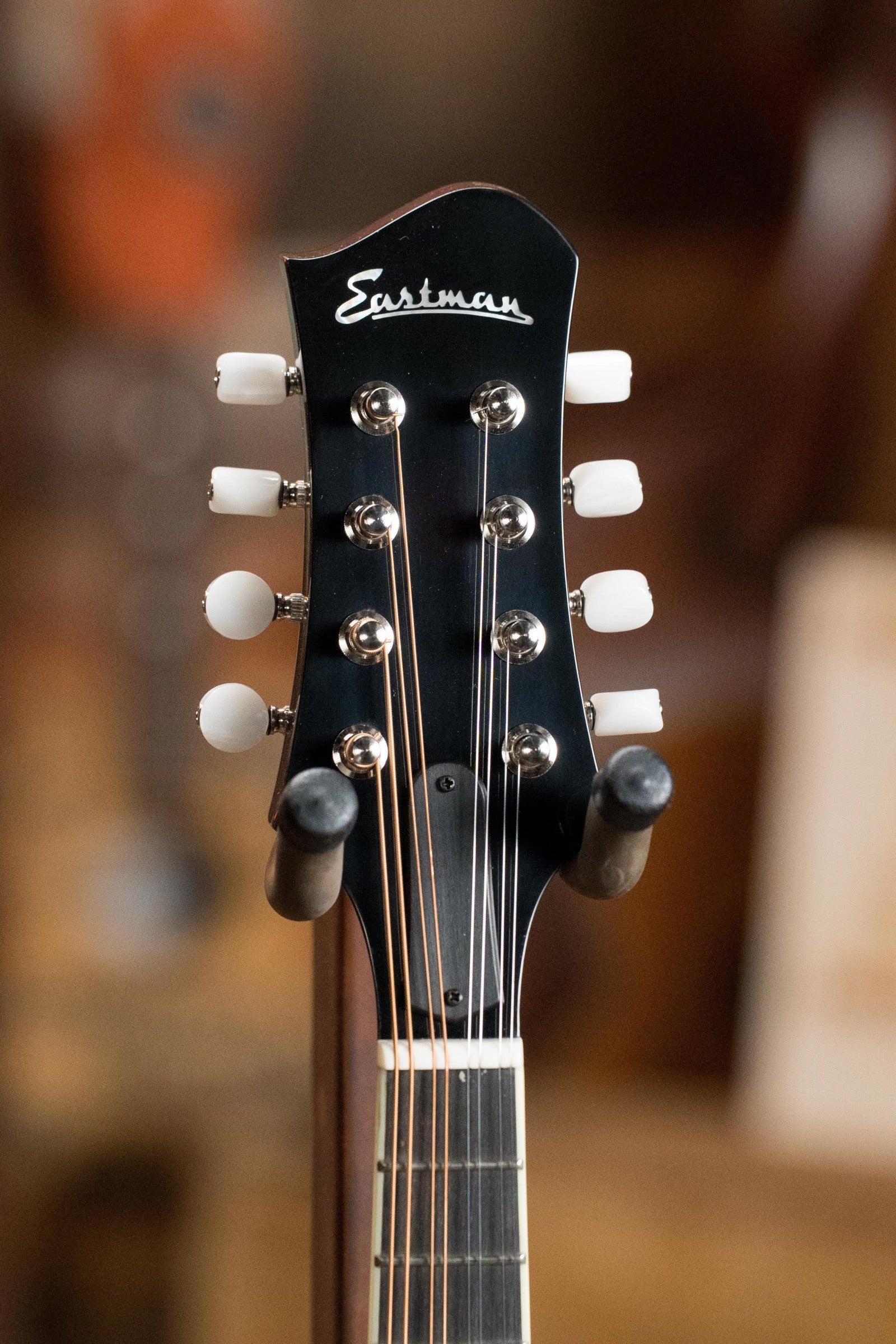 Eastman MD505-CS Spruce/Maple Classic Sunburst A-Style Mandolin #3040