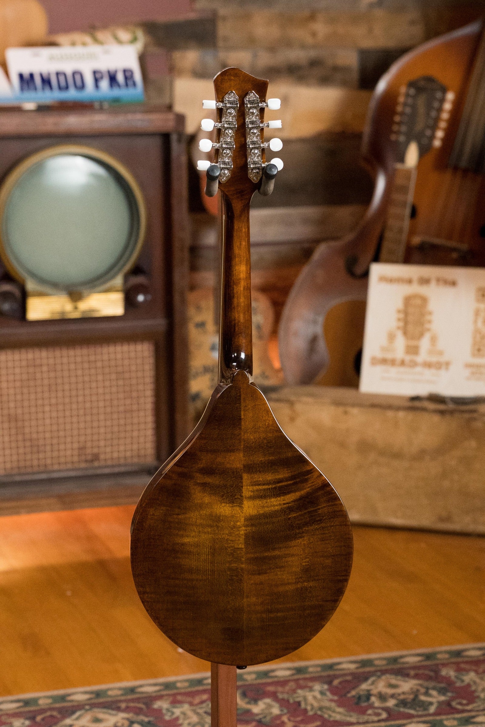 Eastman MD505-CS Spruce/Maple Classic Sunburst A-Style Mandolin #3040