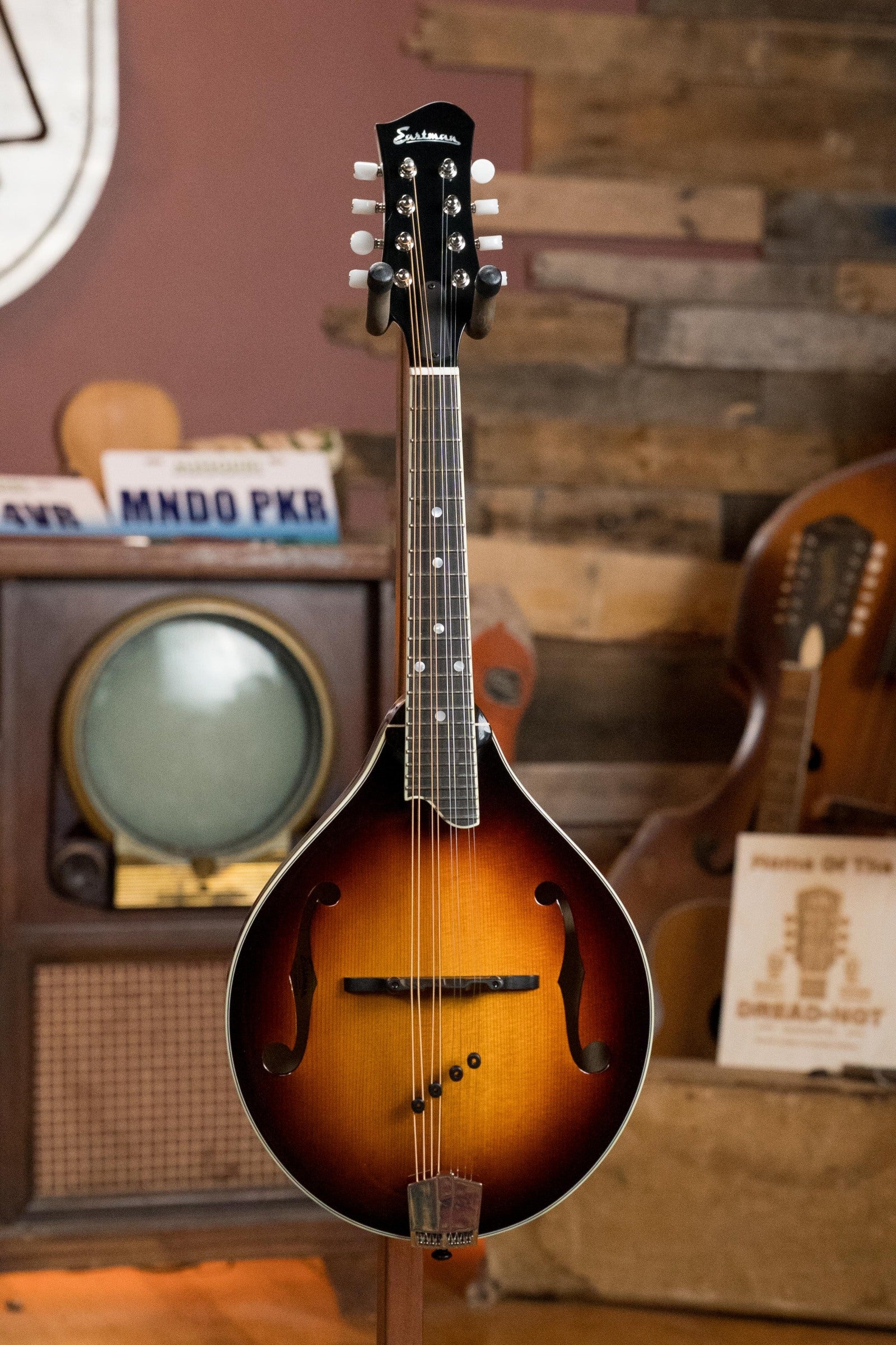 Eastman MD505-CS Spruce/Maple Classic Sunburst A-Style Mandolin #3342