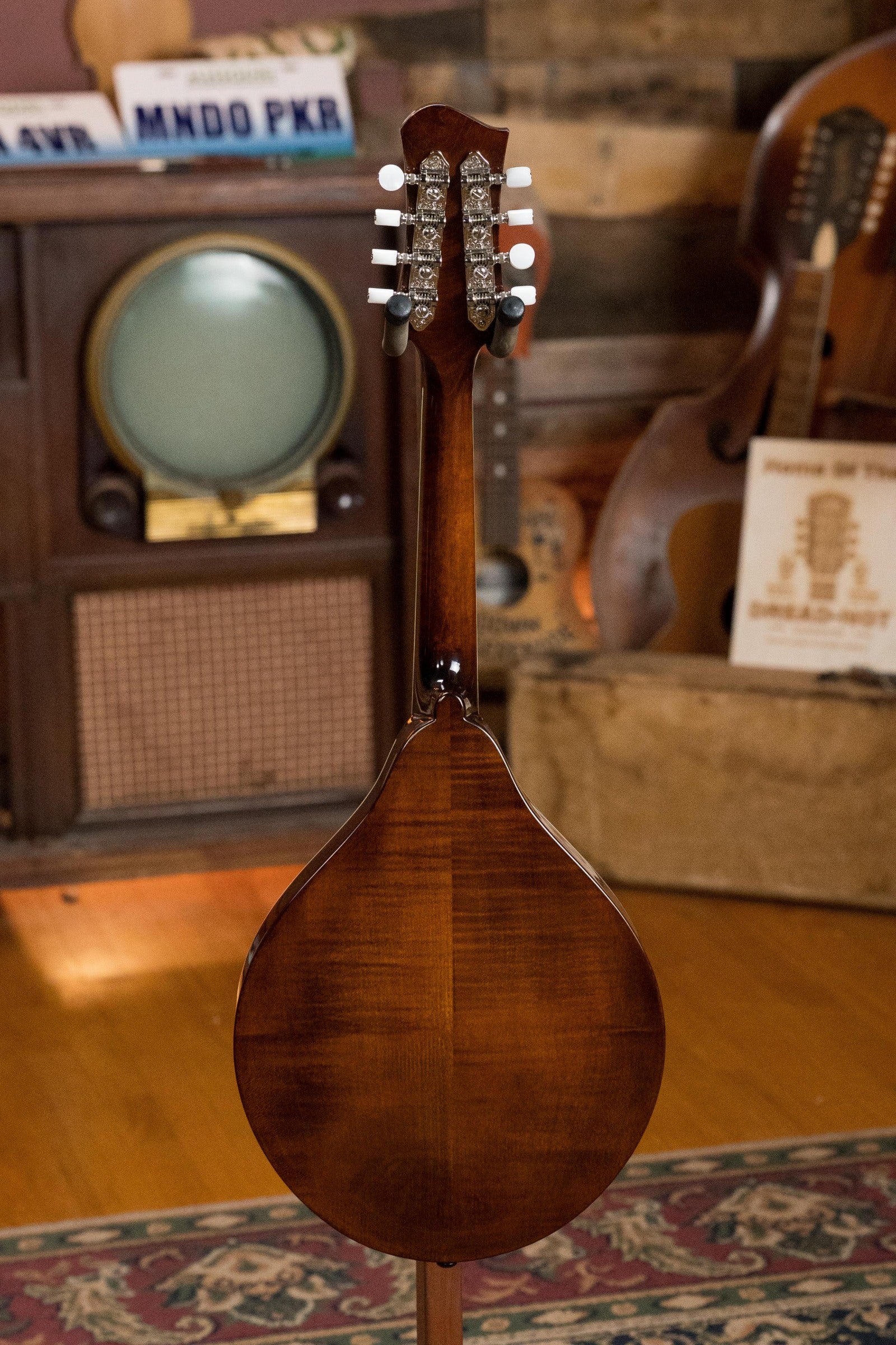 Eastman MD505-CS Spruce/Maple Classic Sunburst A-Style Mandolin #3342