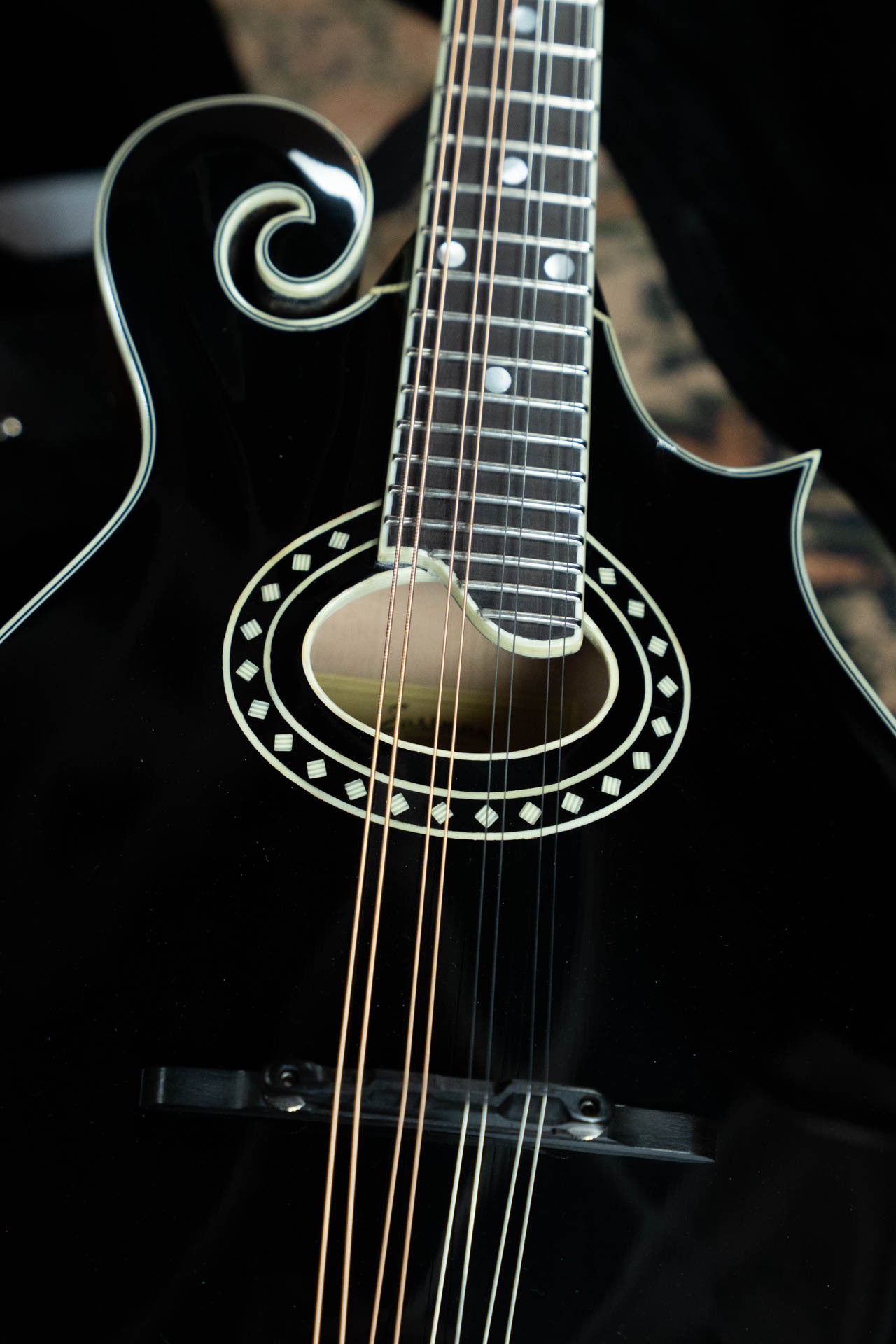 Eastman MD514-BK-LTD Limited All Solid Adirondack/Maple F-Style Black Top Mandolin w/Oval Hole #5580