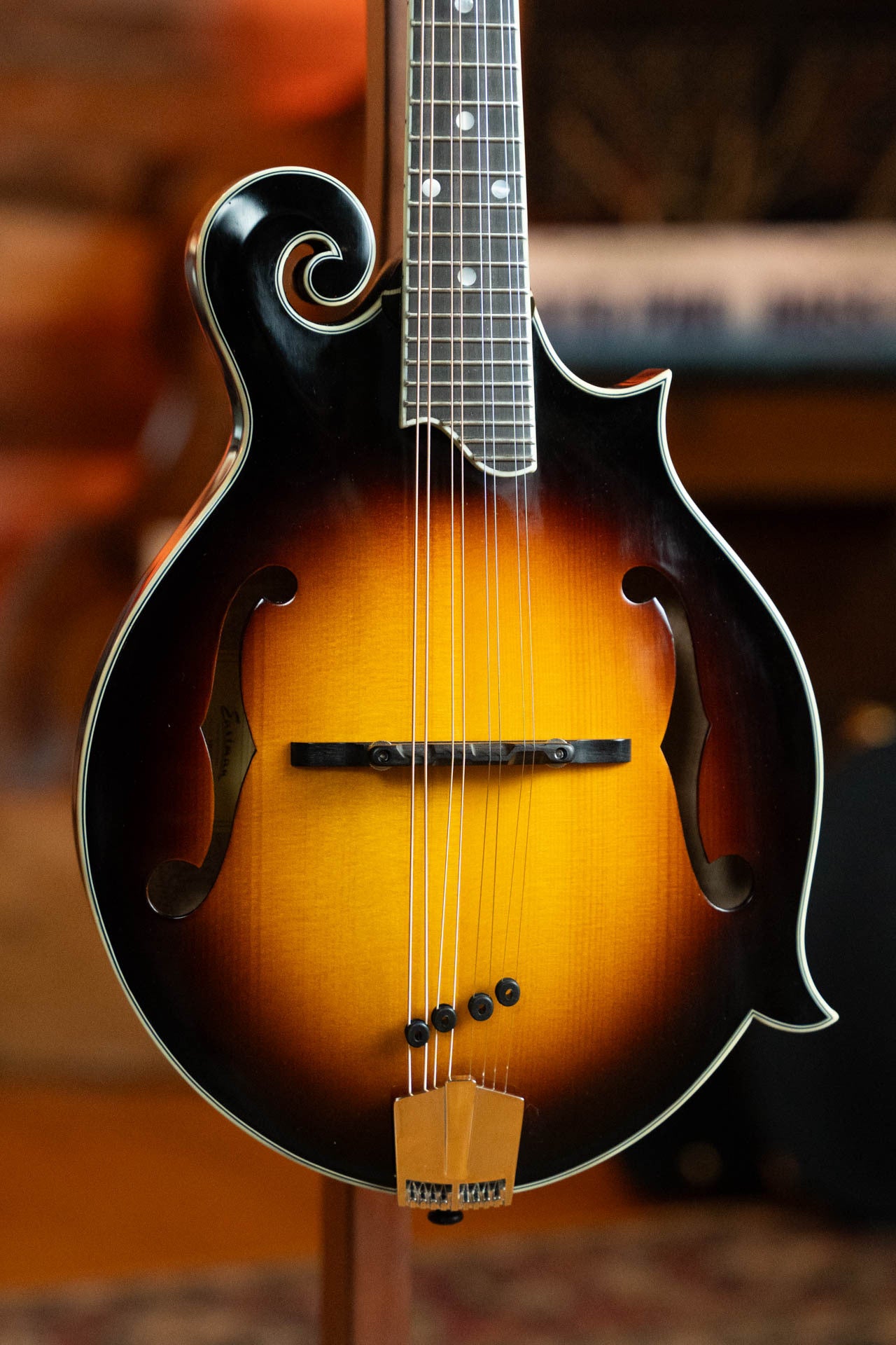 Eastman MD515/TV-WN-SB Spruce/Maple Wide Nut Sunburst F-Style Mandolin #2777