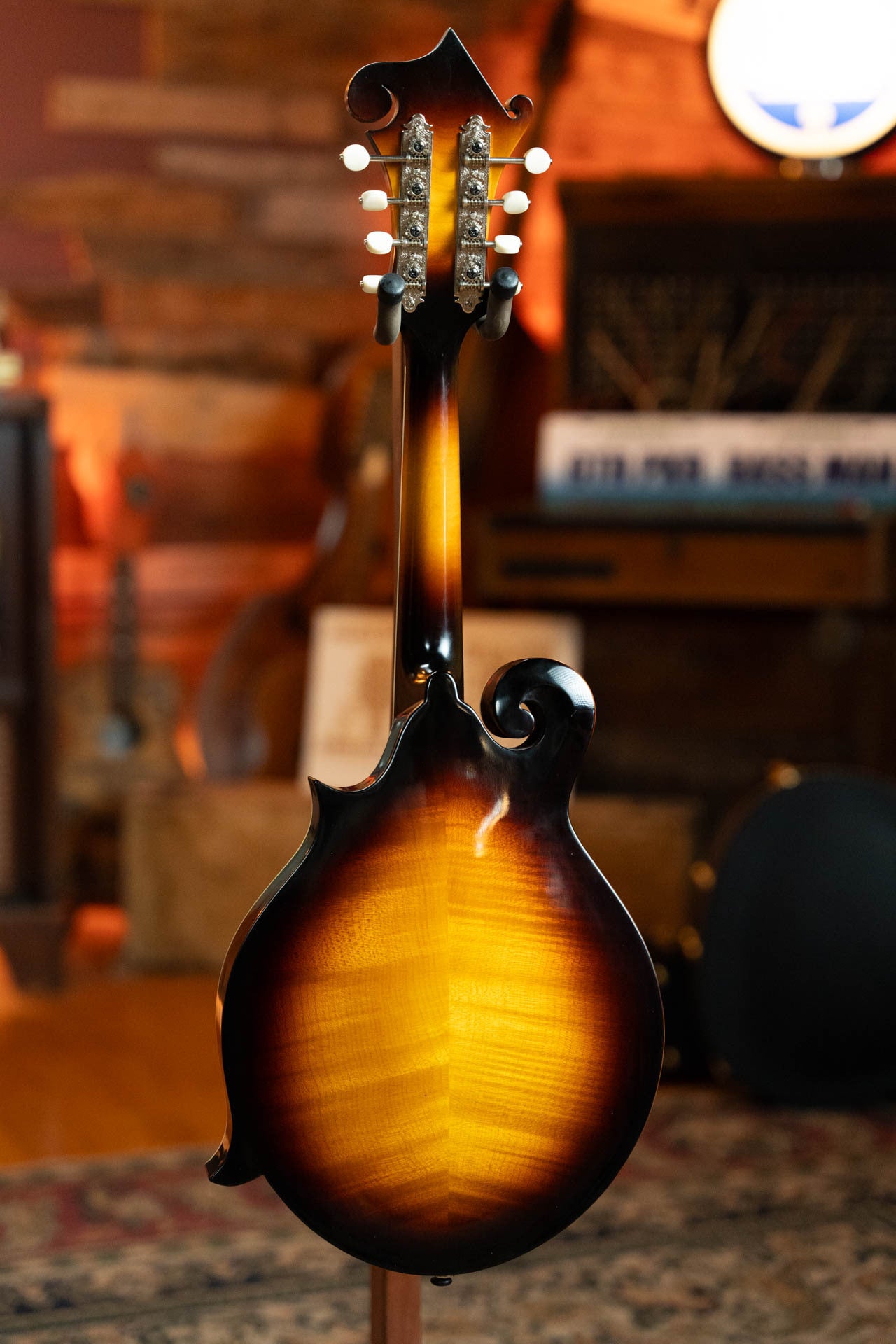 Eastman MD515/TV-WN-SB Spruce/Maple Wide Nut Sunburst F-Style Mandolin #2777