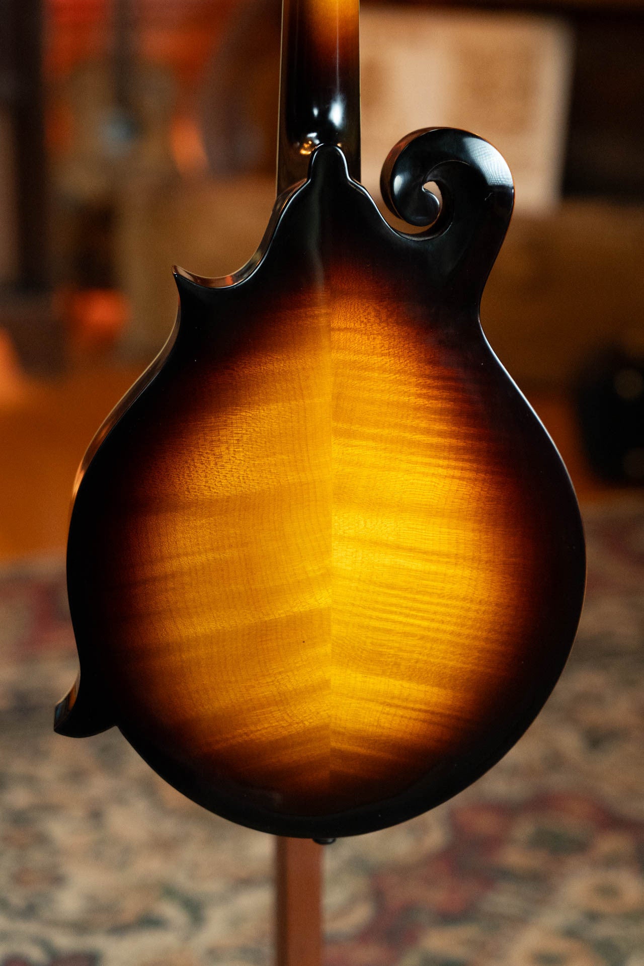 Eastman MD515/TV-WN-SB Spruce/Maple Wide Nut Sunburst F-Style Mandolin #2777
