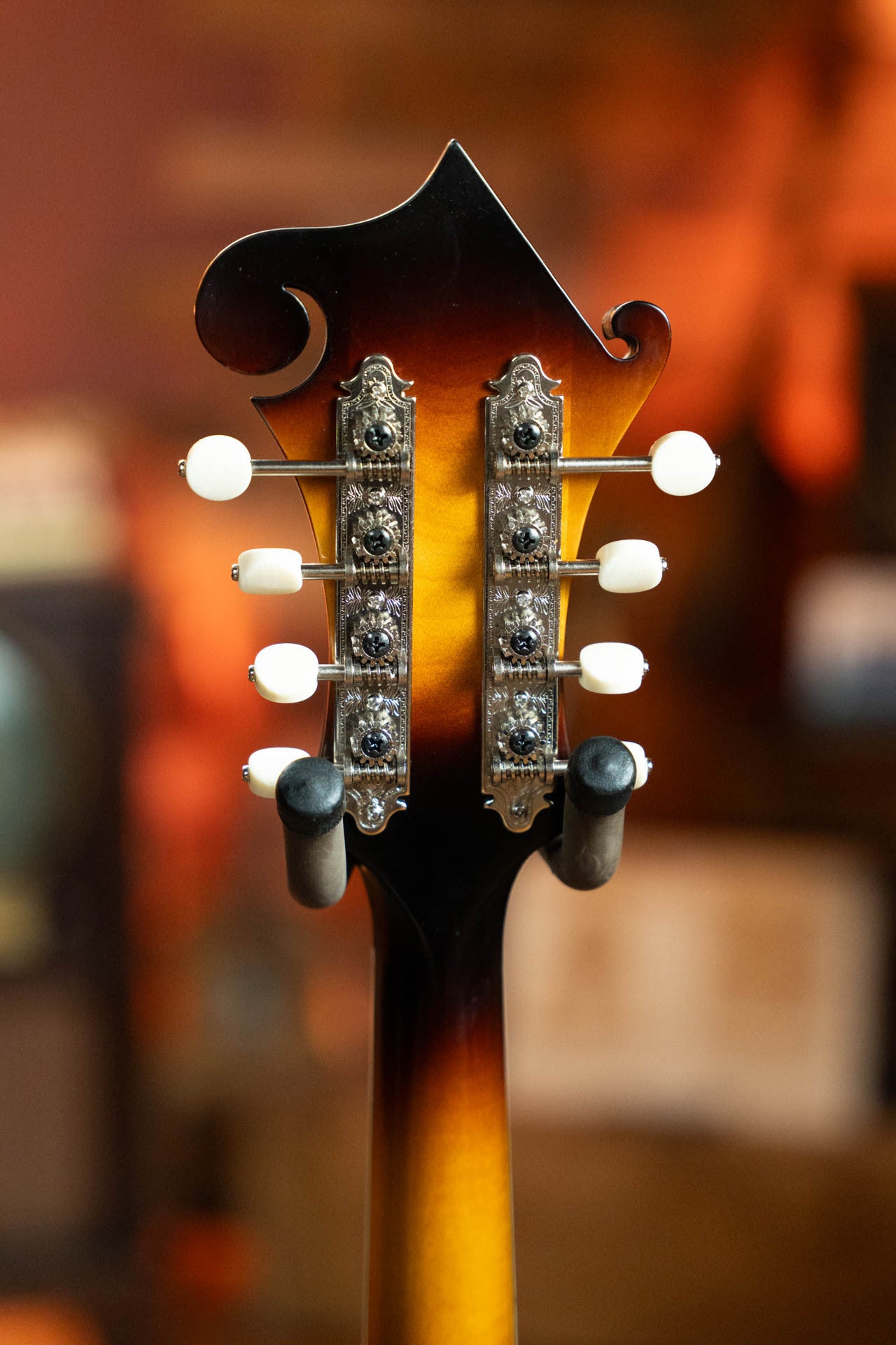 Eastman MD515/TV-WN-SB Spruce/Maple Wide Nut Sunburst F-Style Mandolin #2777