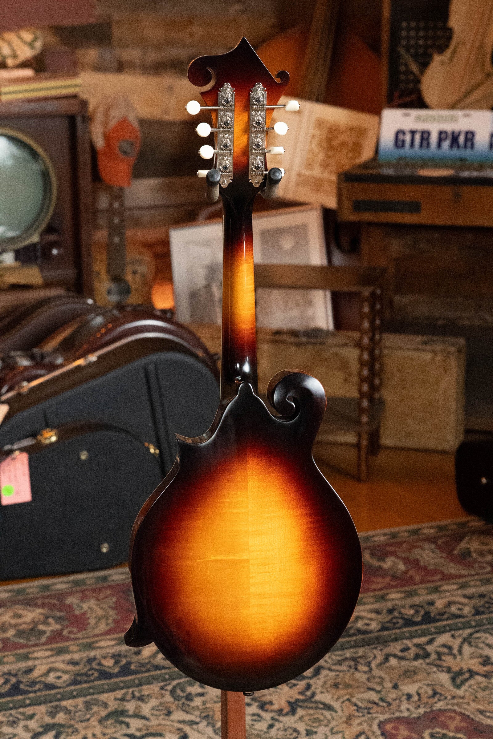 Eastman MD515/TV-WN-SB Spruce/Maple Wide Nut Sunburst F-Style Mandolin #4330
