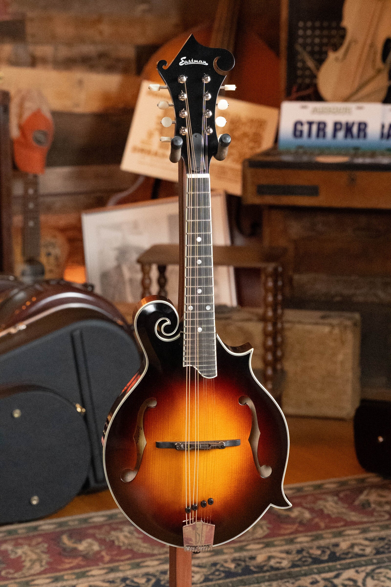 Eastman MD515/TV-WN-SB Spruce/Maple Wide Nut Sunburst F-Style Mandolin #4339