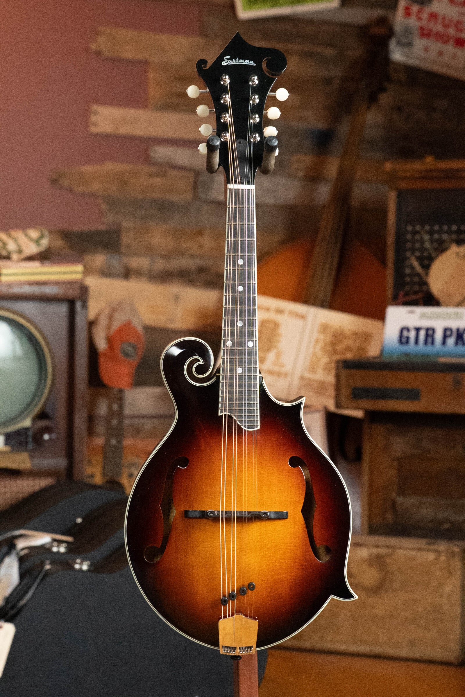 Eastman MD515/TV-WN-SB Wide Nut Sunburst Mandolin #2638
