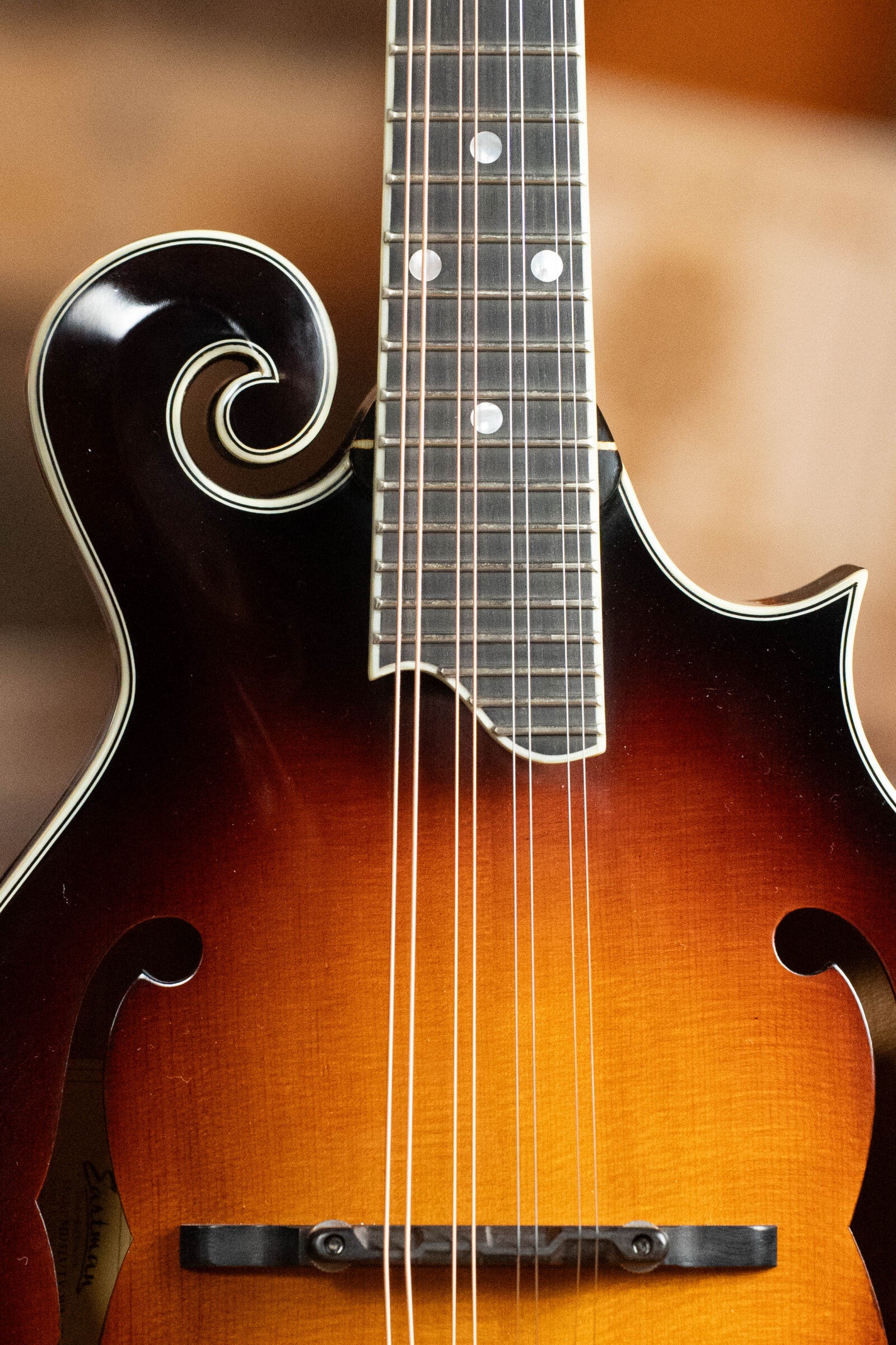 Eastman MD515/TV-WN-SB Wide Nut Sunburst Mandolin #2638