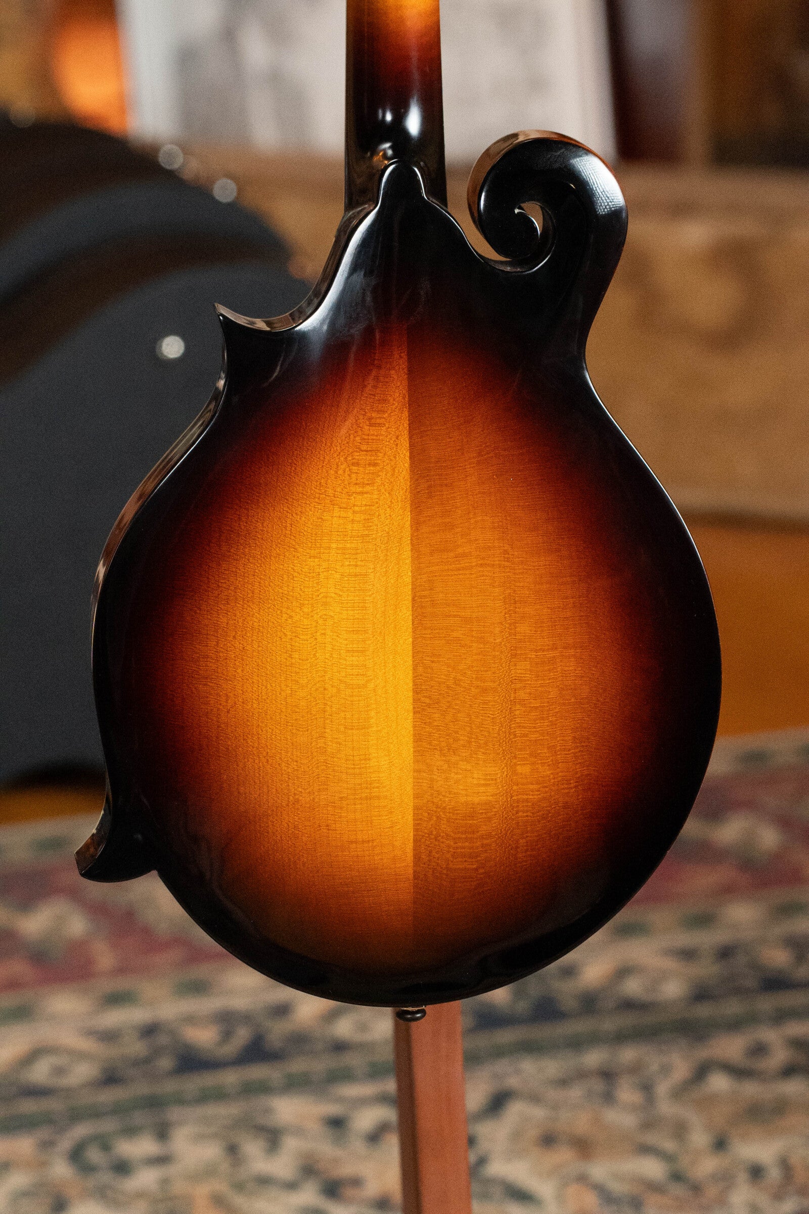 Eastman MD515/TV-WN-SB Wide Nut Sunburst Mandolin #2638