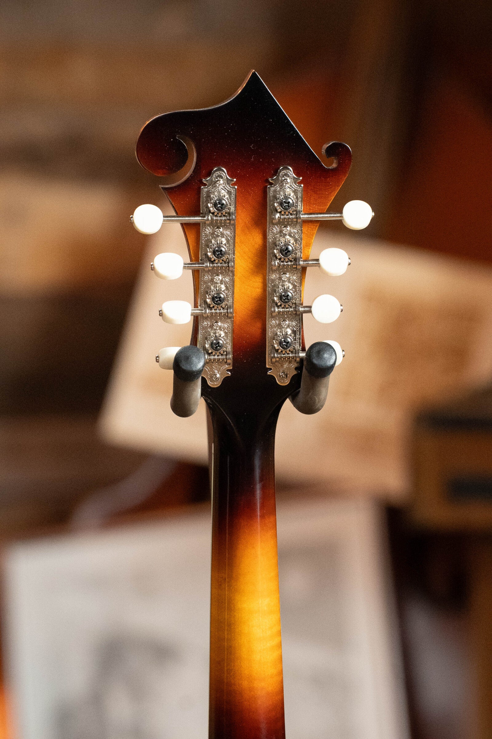 Eastman MD515/TV-WN-SB Wide Nut Sunburst Mandolin #2638