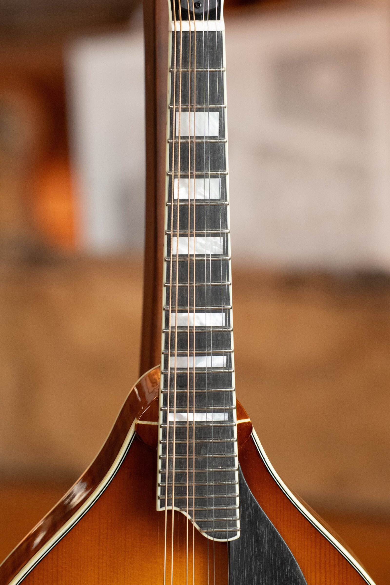 Eastman MD605-GB Hand-Carved A-Style Goldburst Mandolin w/K&K Pickup #2813